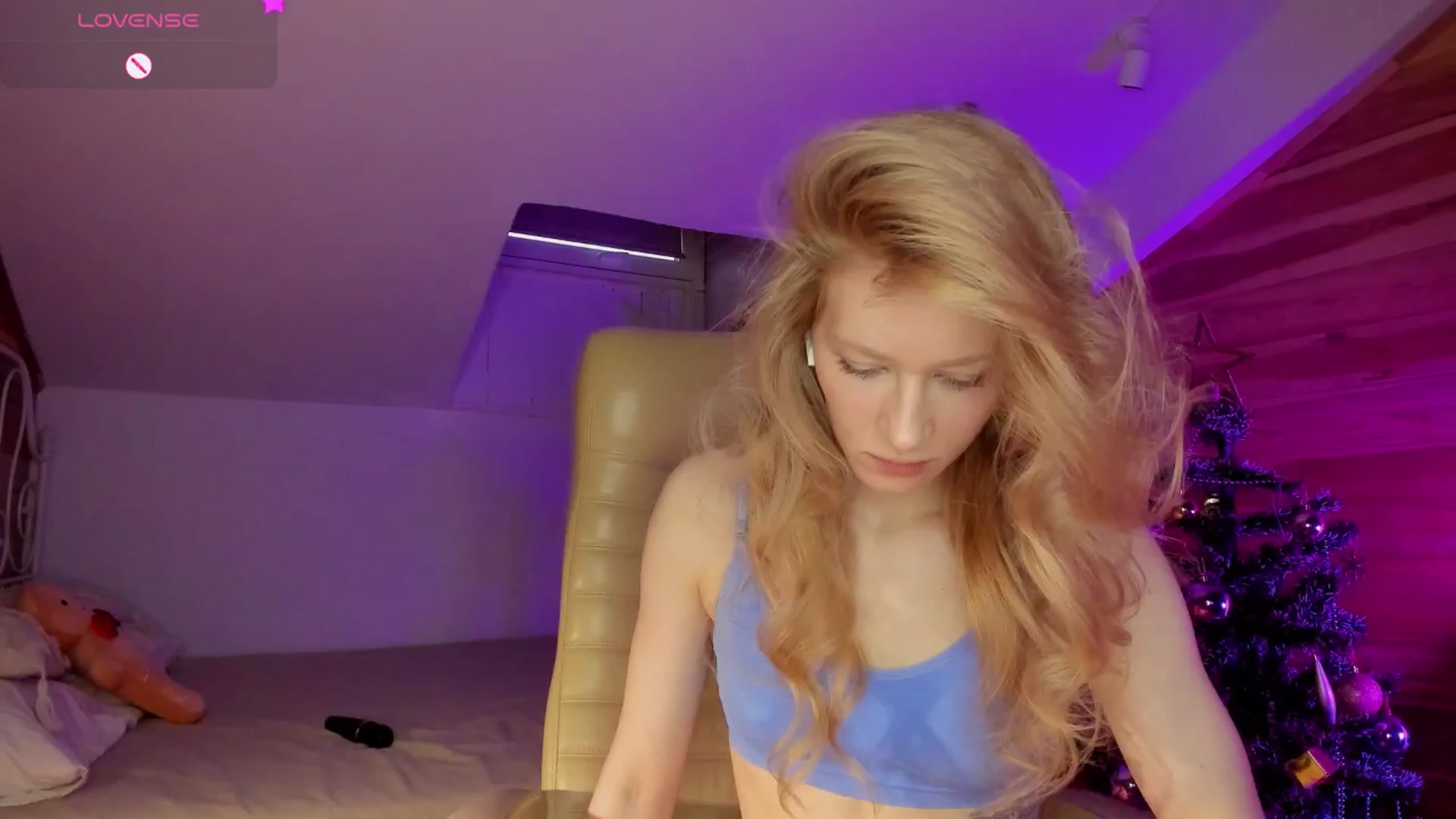 Gallery image thumbnail from AuroraShy's myfreecams stream on, 01/11/2026, 13:55 image 2 of 20