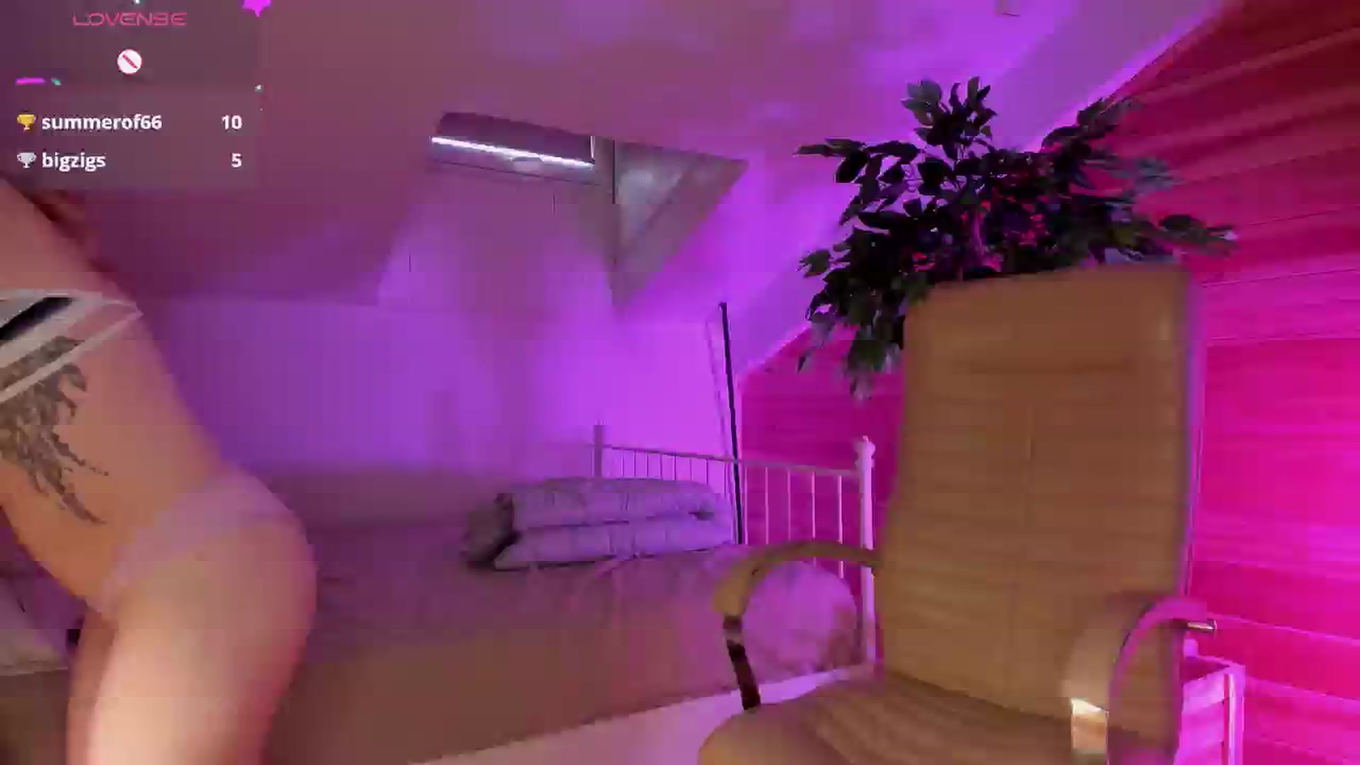 Gallery image thumbnail from AuroraShy's myfreecams stream on, 01/21/2026, 12:23 image 14 of 20