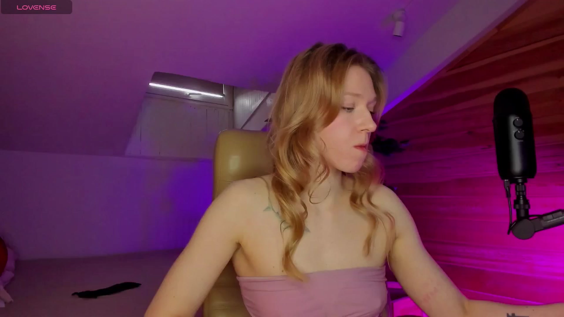 Gallery image thumbnail from AuroraShy's myfreecams stream on, 02/16/2026, 10:45 image 3 of 20