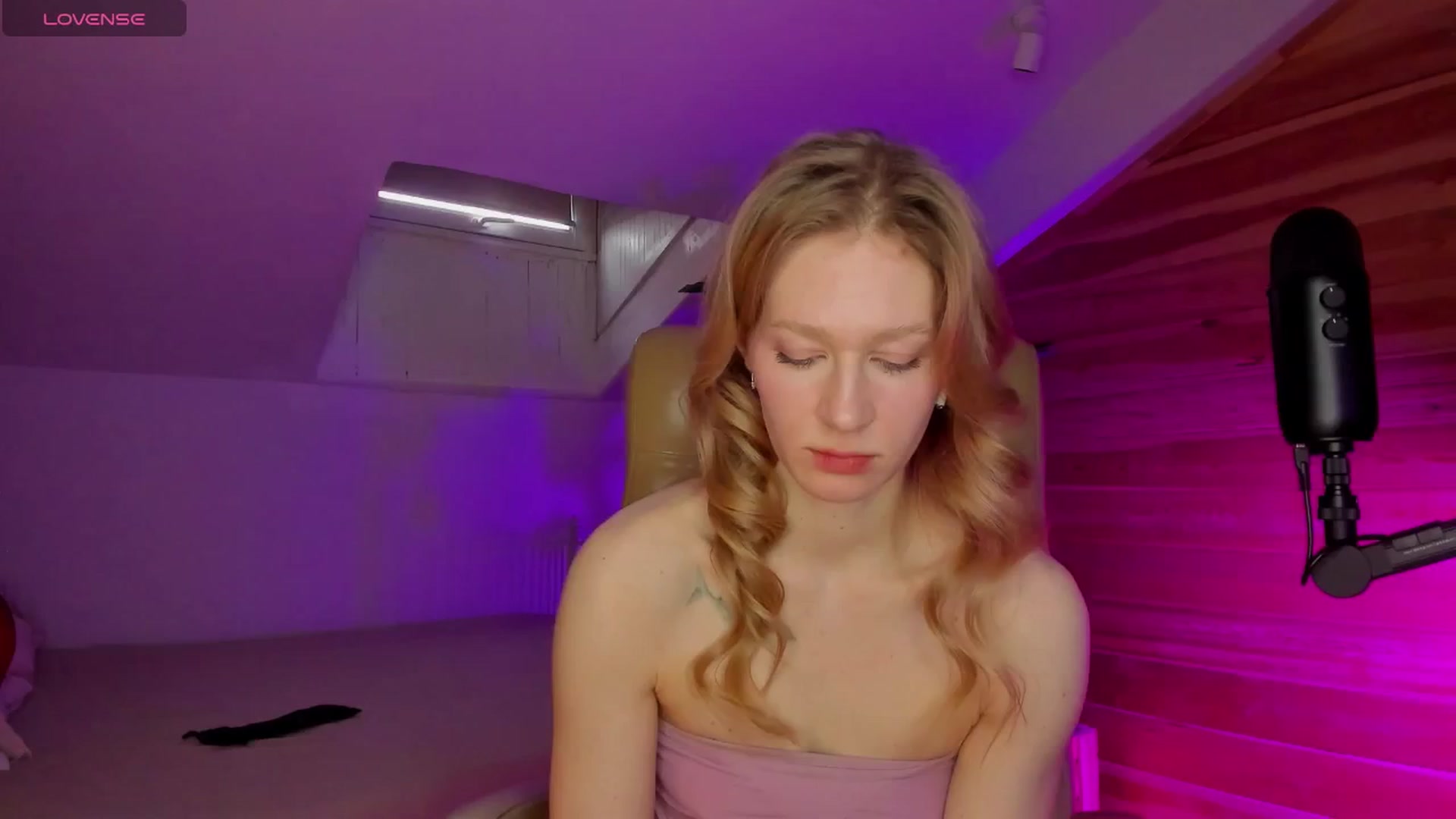 Gallery image thumbnail from AuroraShy's myfreecams stream on, 02/16/2026, 10:45 image 13 of 20