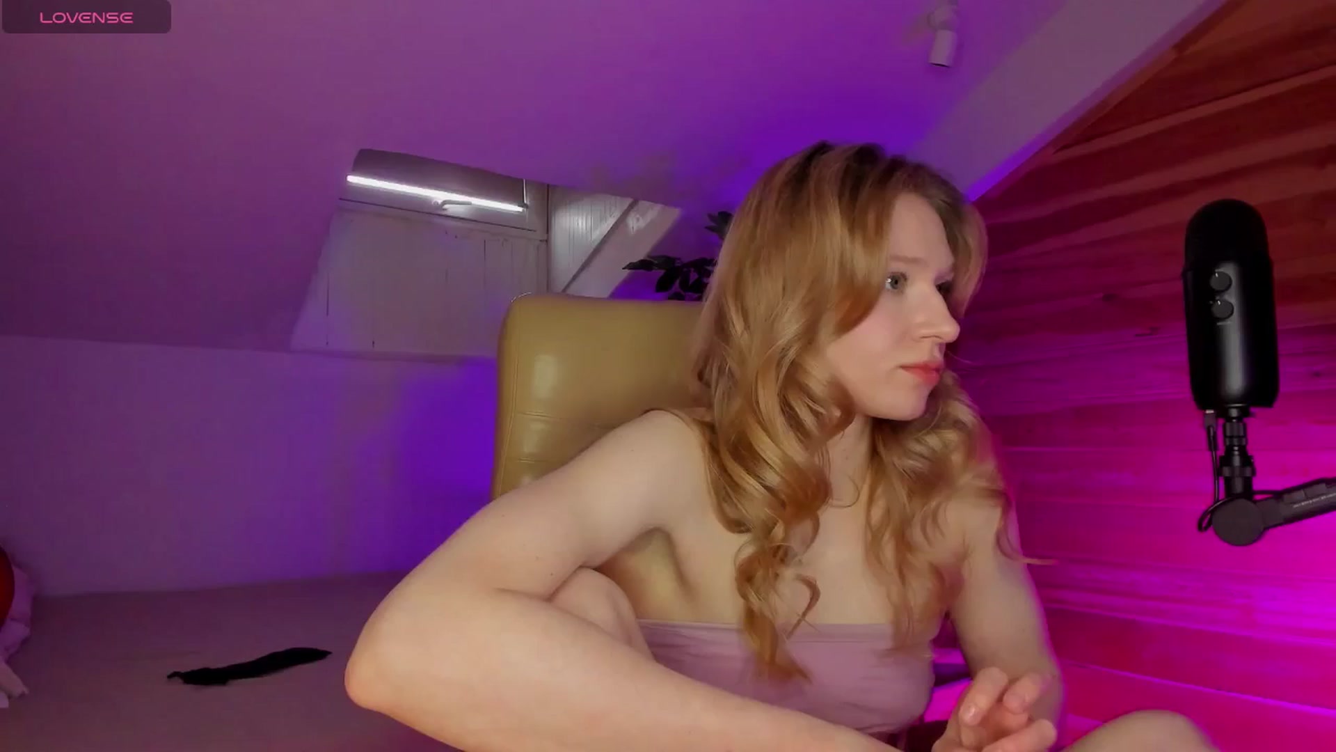 Gallery image thumbnail from AuroraShy's myfreecams stream on, 02/16/2026, 10:45 image 18 of 20