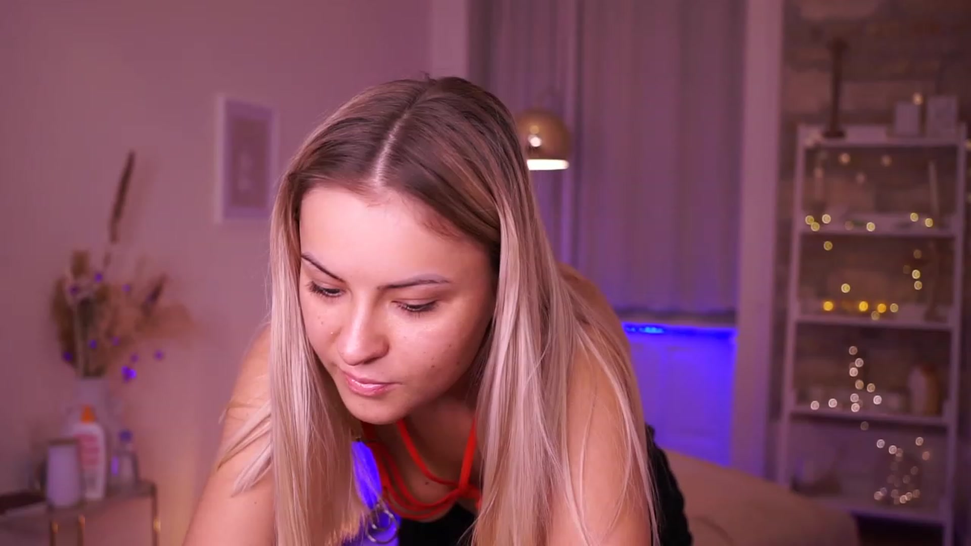 Gallery image thumbnail from Aurora_Sweet's myfreecams stream on, 04/01/2023, 17:11 image 15 of 20