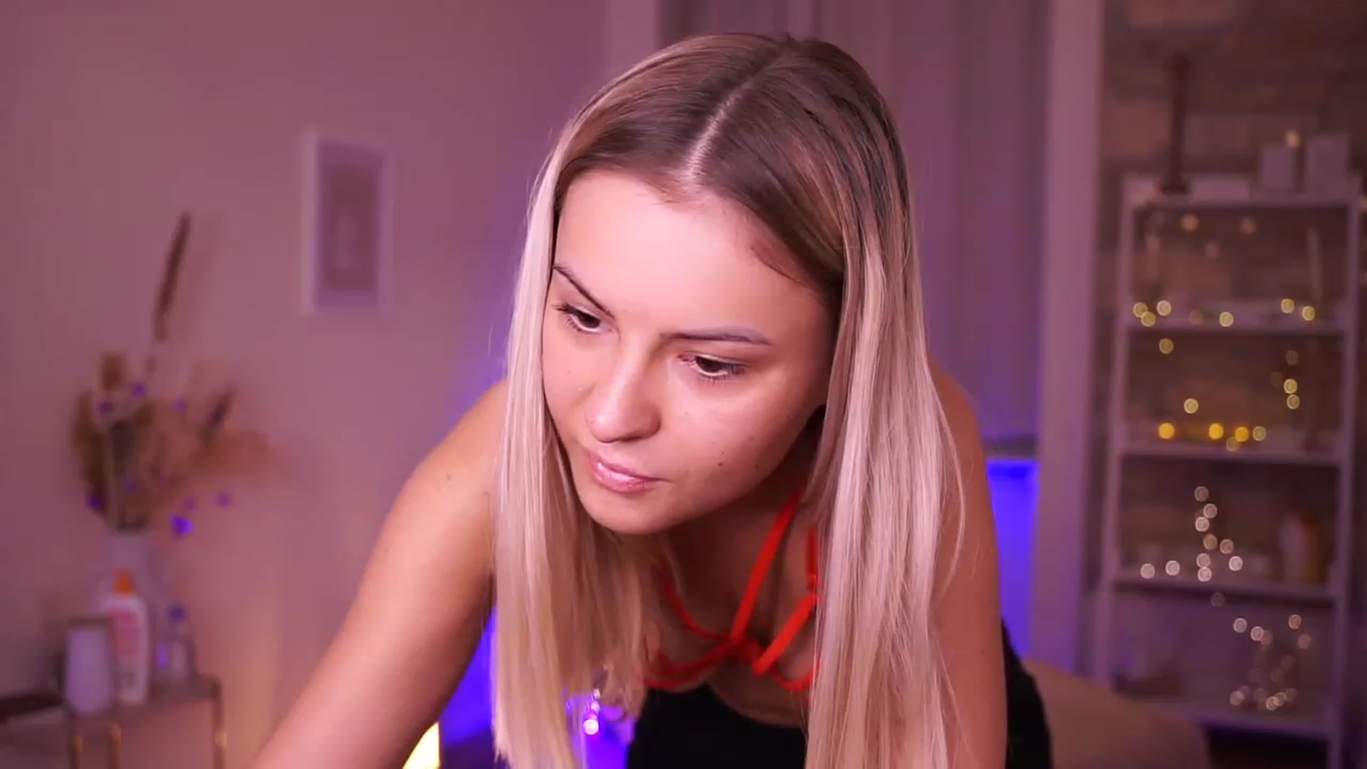 Gallery image thumbnail from Aurora_Sweet's myfreecams stream on, 04/01/2023, 17:11 image 12 of 20