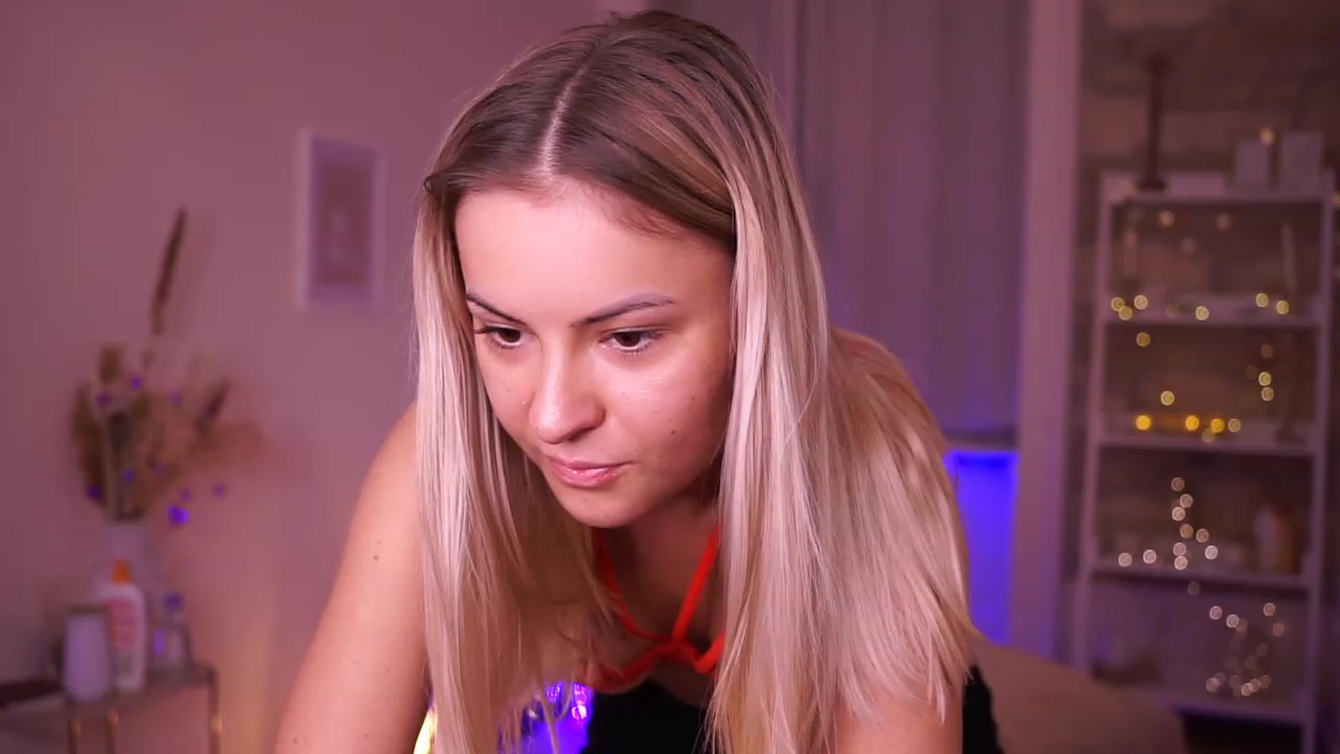 Gallery image thumbnail from Aurora_Sweet's myfreecams stream on, 04/01/2023, 17:11 image 16 of 20
