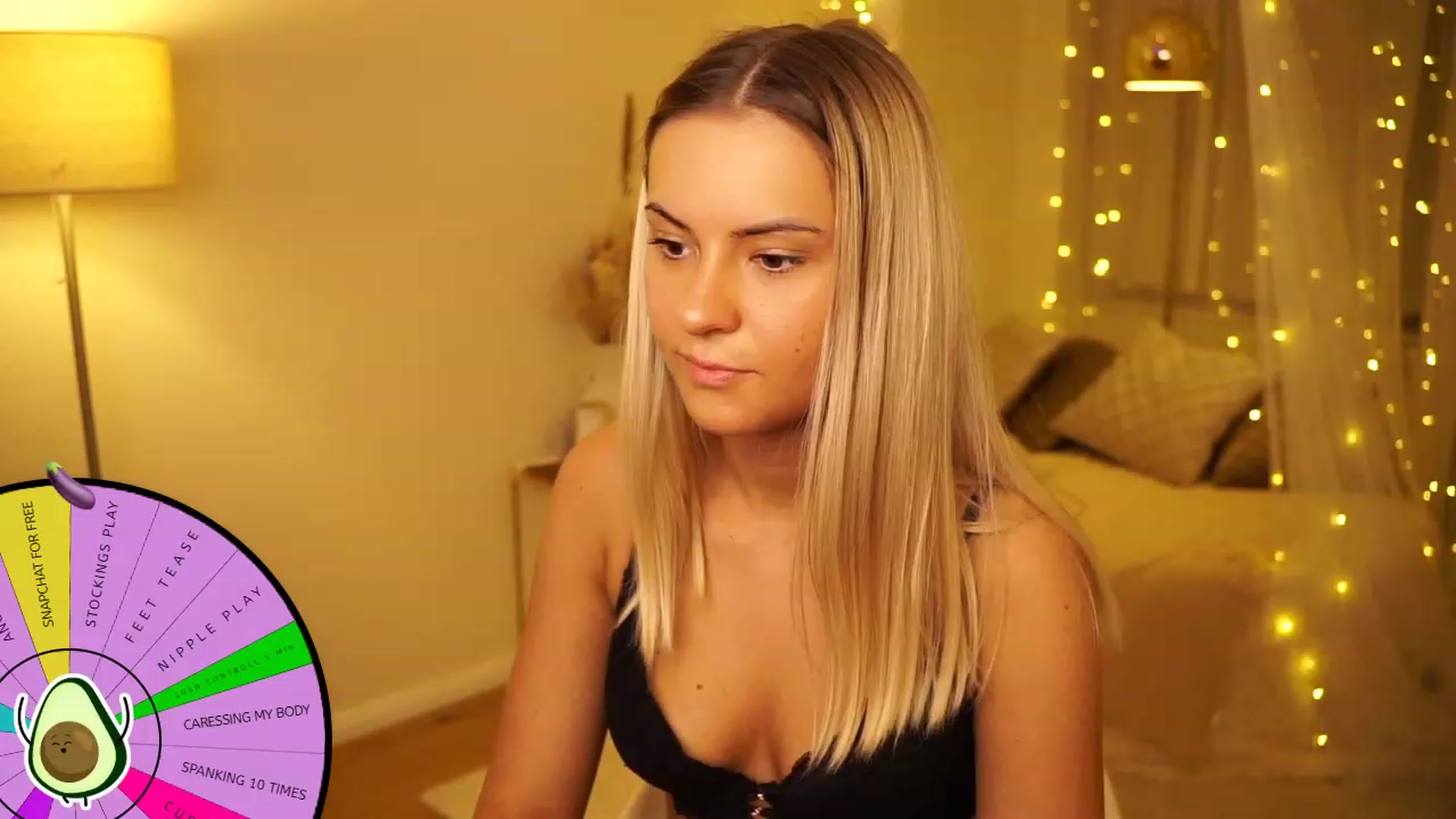 Gallery image thumbnail from Aurora_Sweet's myfreecams stream on, 05/04/2023, 23:10 image 9 of 20