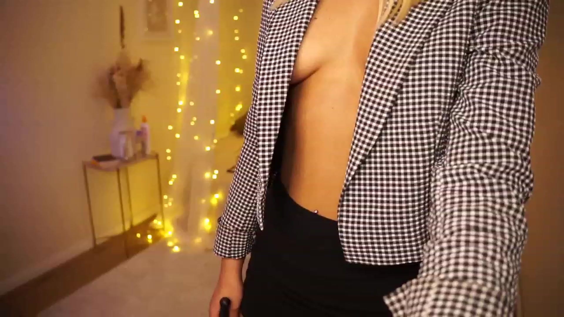 Gallery image thumbnail from Aurora_Sweet's myfreecams stream on, 05/12/2023, 18:58 image 3 of 20