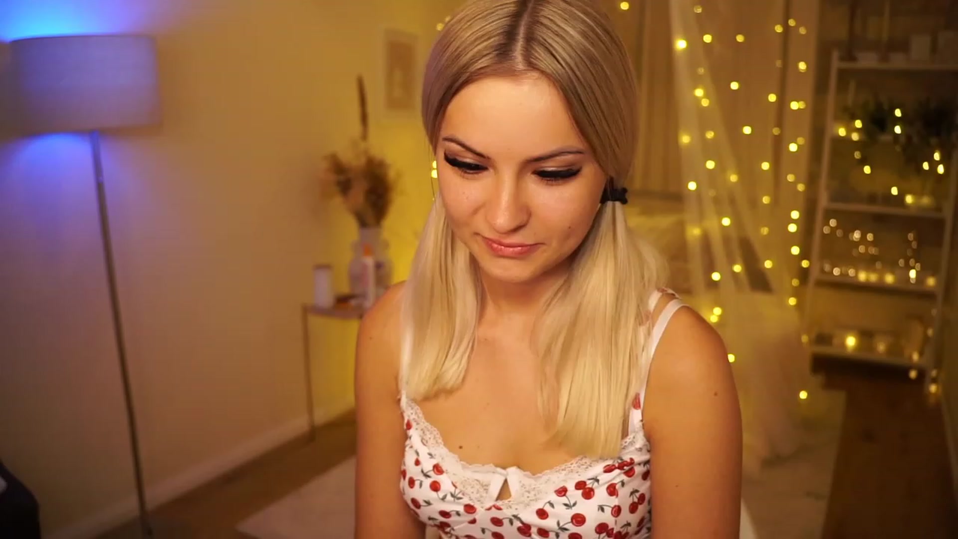 Gallery image thumbnail from Aurora_Sweet's myfreecams stream on, 06/15/2023, 24:01 image 15 of 20