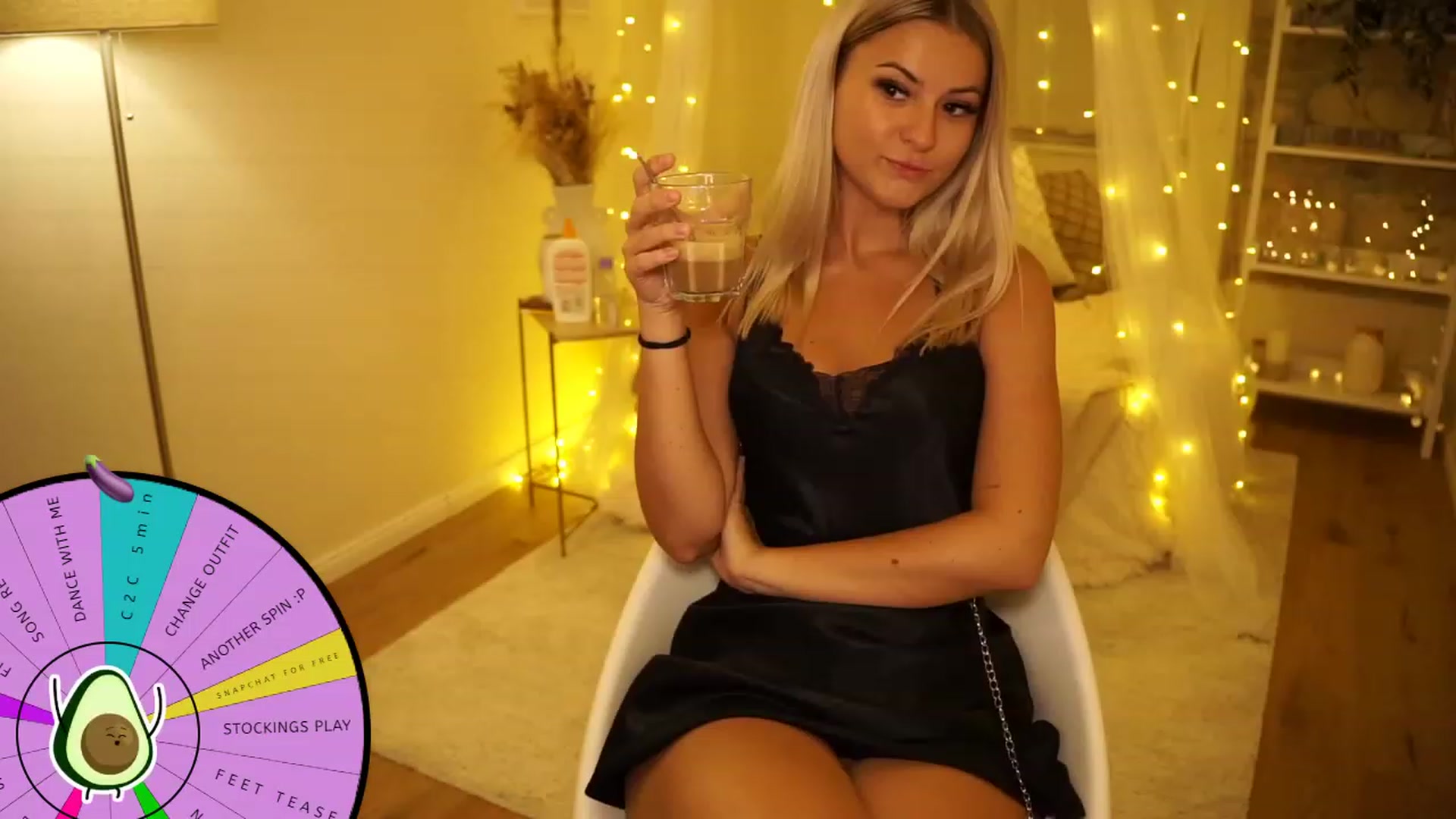 Gallery image thumbnail from Aurora_Sweet's myfreecams stream on, 07/14/2023, 19:44 image 19 of 20
