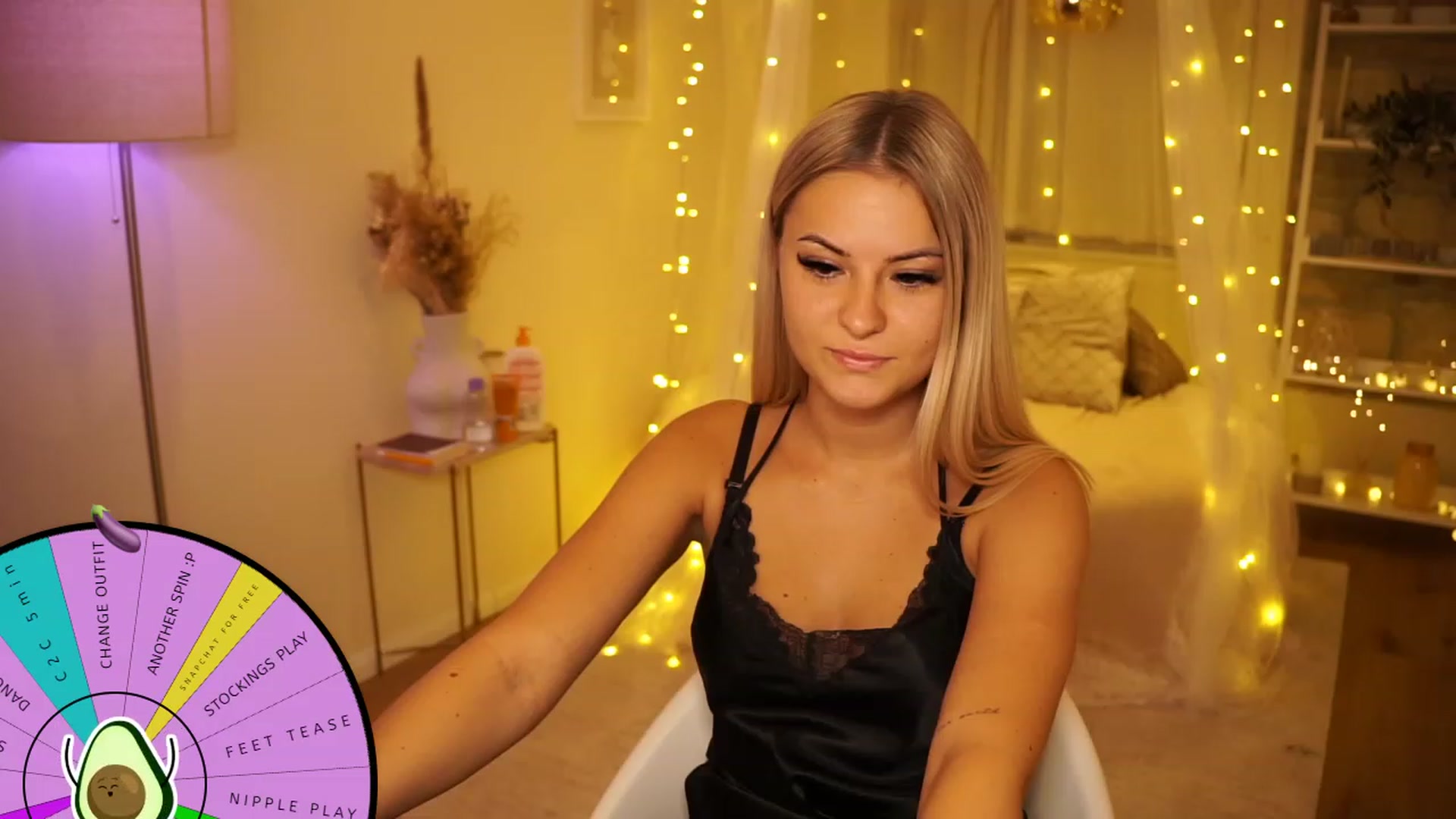 Gallery image thumbnail from Aurora_Sweet's myfreecams stream on, 08/06/2023, 19:18 image 3 of 20