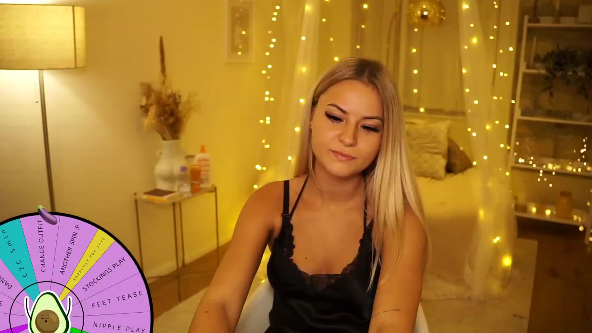 Gallery image thumbnail from Aurora_Sweet's myfreecams stream on, 08/06/2023, 19:18 image 12 of 20