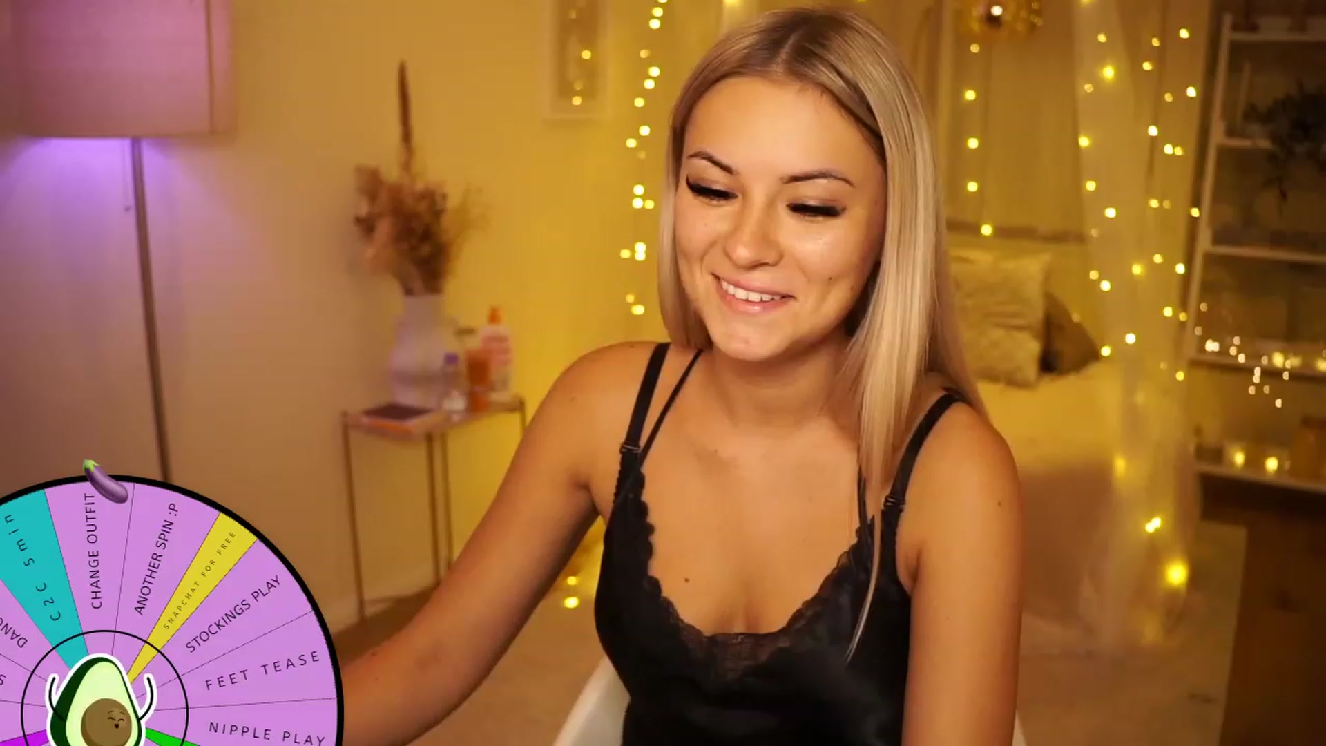 Gallery image thumbnail from Aurora_Sweet's myfreecams stream on, 08/06/2023, 19:18 image 7 of 20