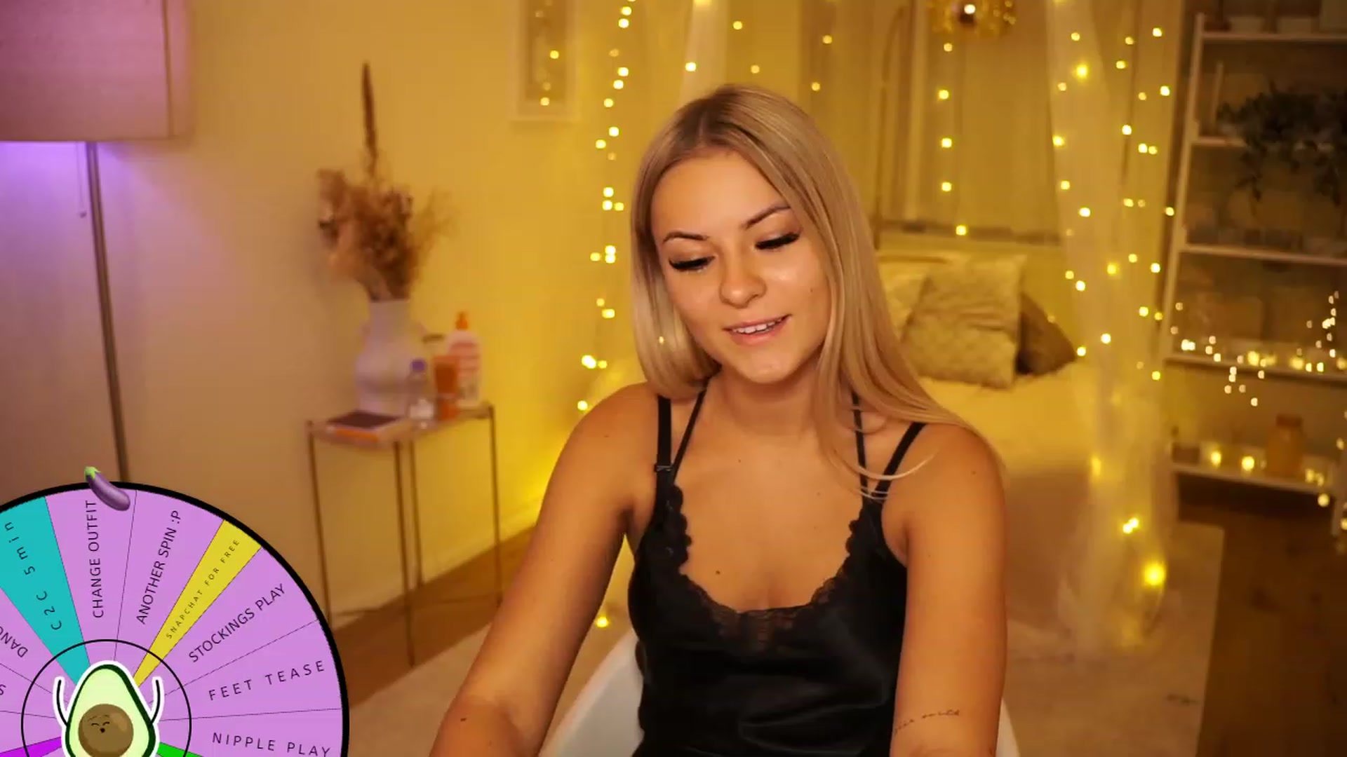 Gallery image thumbnail from Aurora_Sweet's myfreecams stream on, 08/06/2023, 19:18 image 8 of 20