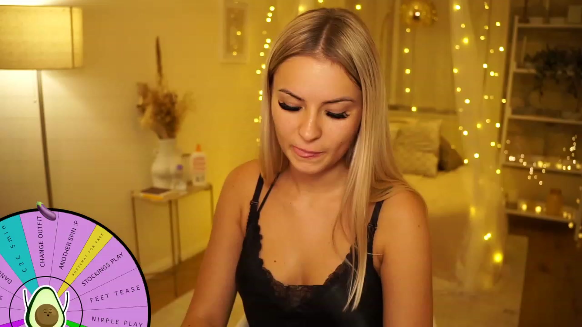 Gallery image thumbnail from Aurora_Sweet's myfreecams stream on, 08/06/2023, 20:07 image 11 of 20