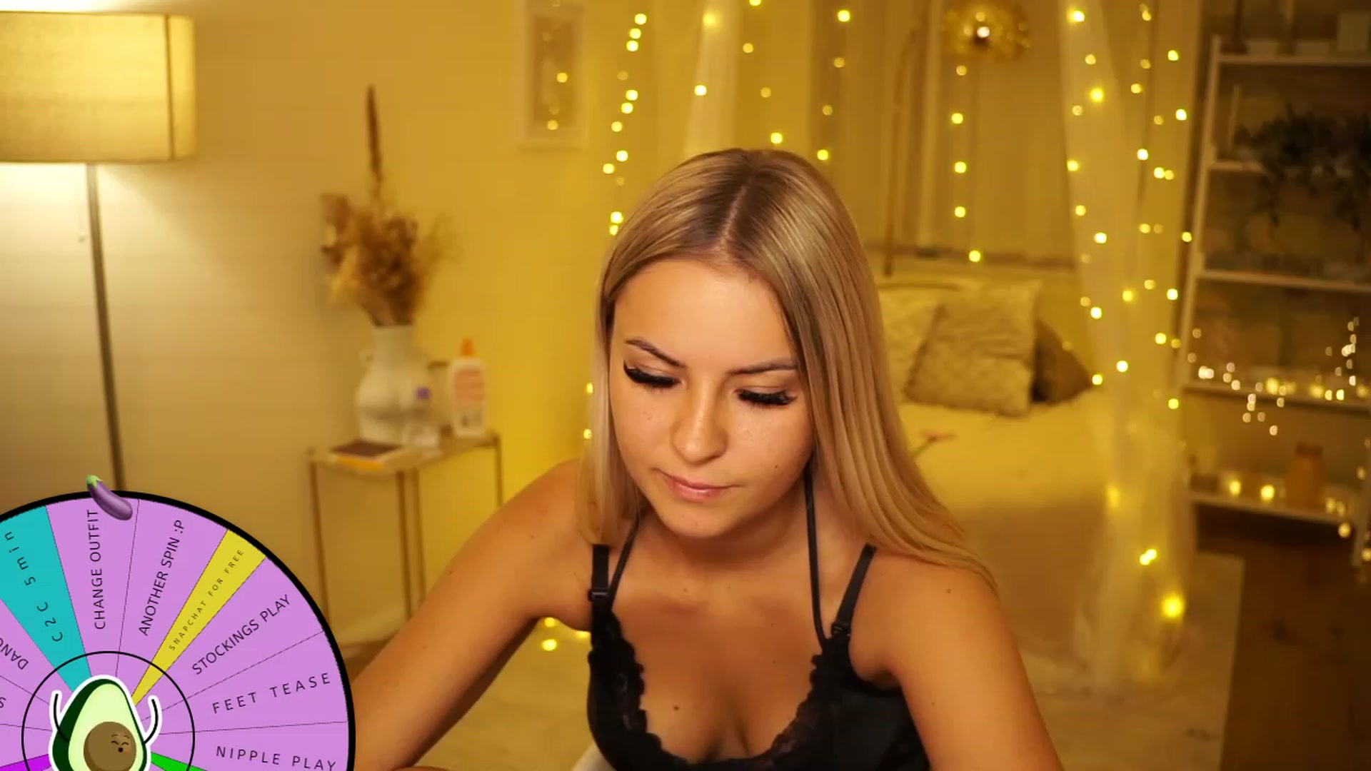Gallery image thumbnail from Aurora_Sweet's myfreecams stream on, 08/06/2023, 20:07 image 17 of 20