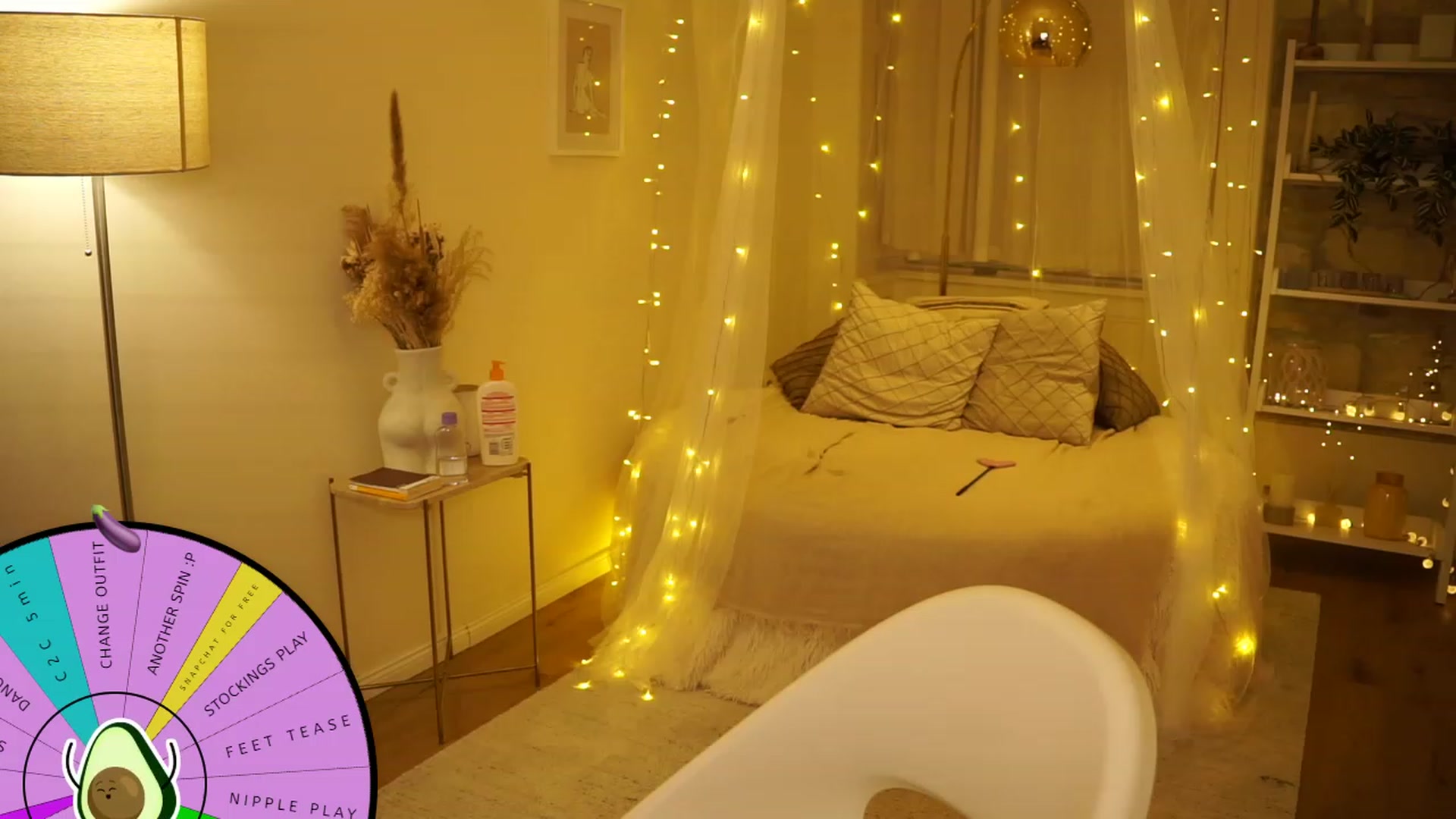 Gallery image thumbnail from Aurora_Sweet's myfreecams stream on, 08/06/2023, 20:07 image 5 of 20