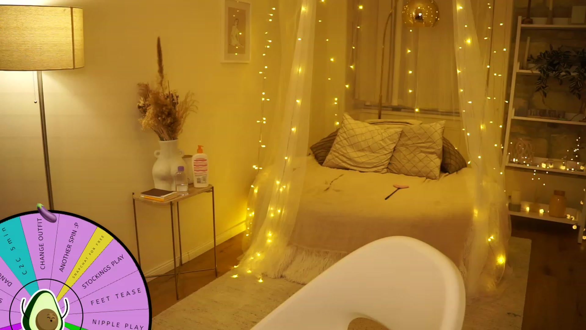 Gallery image thumbnail from Aurora_Sweet's myfreecams stream on, 08/06/2023, 20:07 image 4 of 20