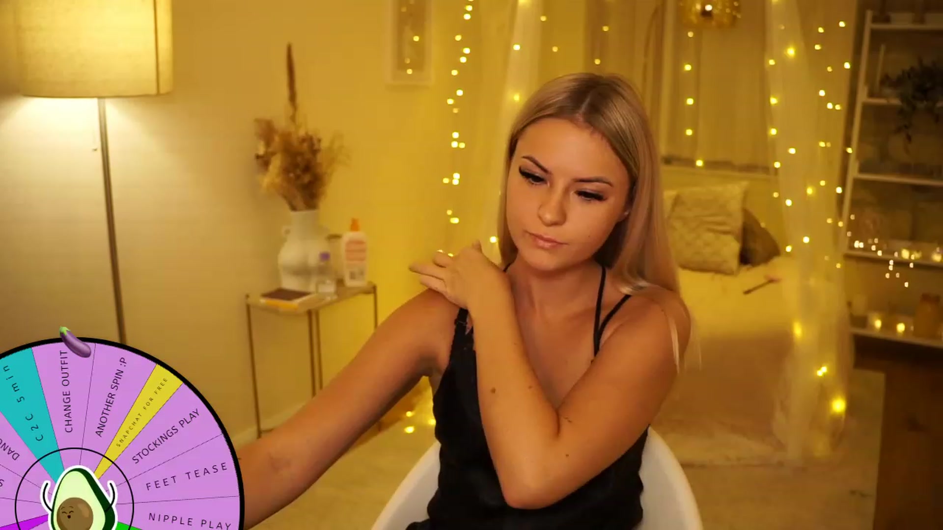 Gallery image thumbnail from Aurora_Sweet's myfreecams stream on, 08/06/2023, 22:11 image 6 of 20