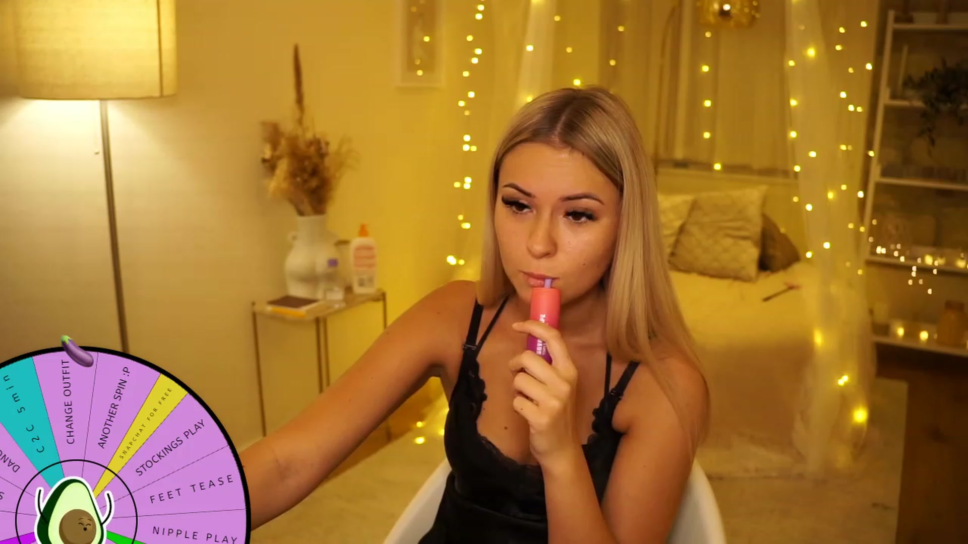 Gallery image thumbnail from Aurora_Sweet's myfreecams stream on, 08/06/2023, 22:11 image 7 of 20