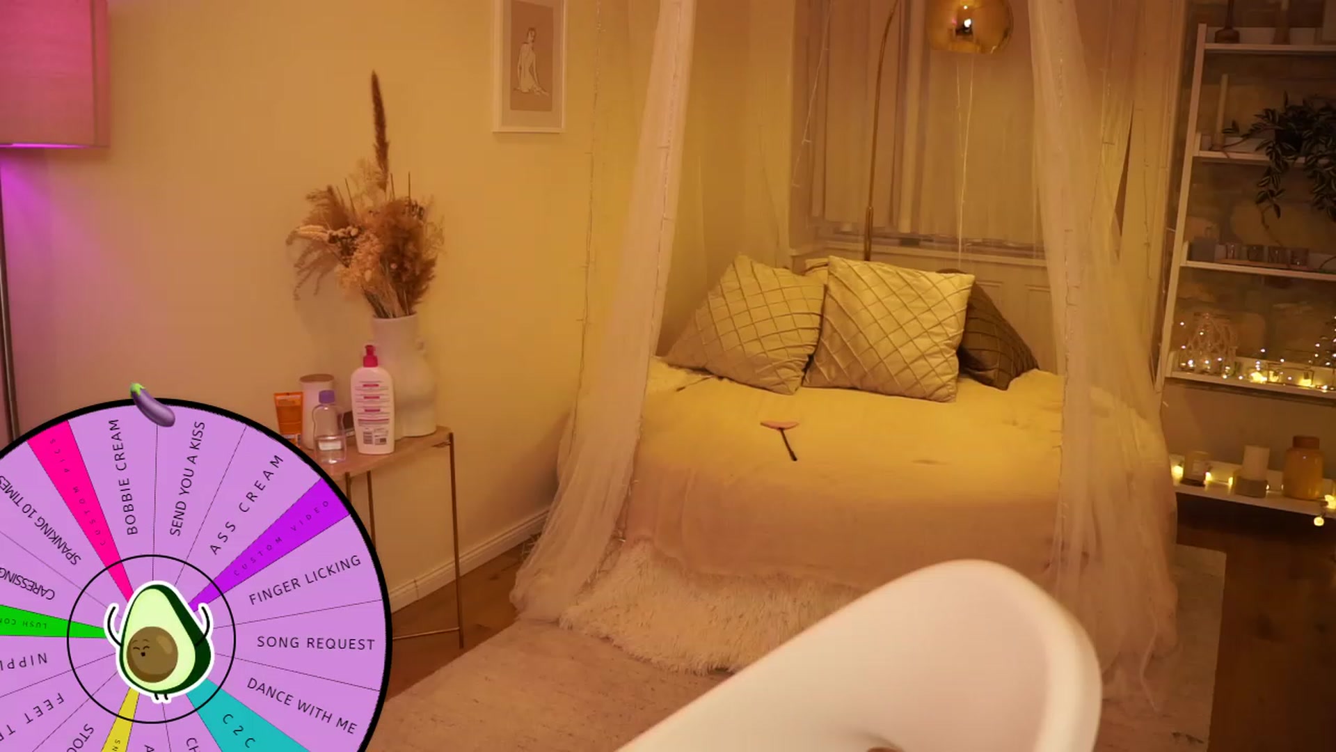 Gallery image thumbnail from Aurora_Sweet's myfreecams stream on, 08/14/2023, 17:24 image 16 of 20
