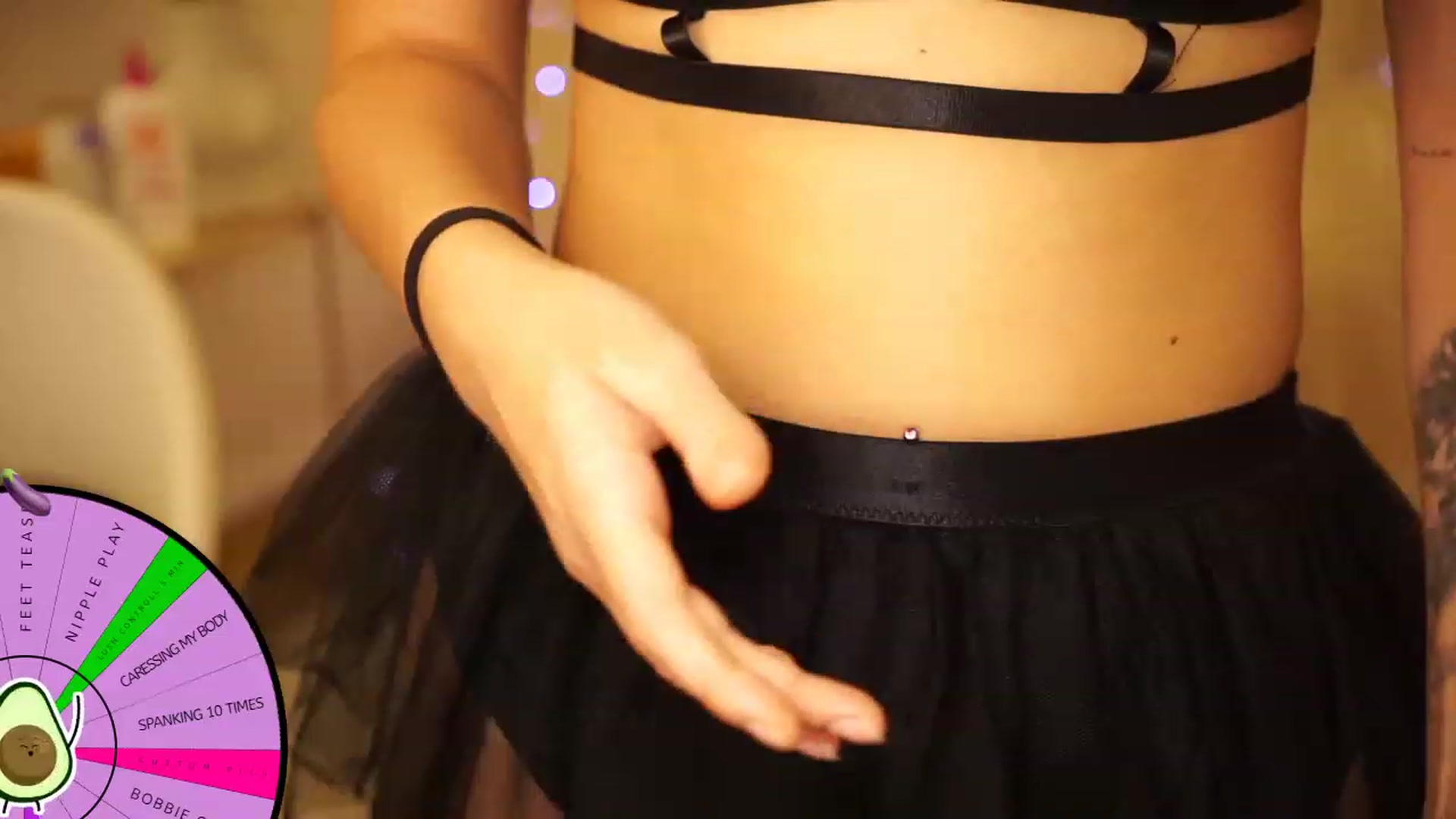 Gallery image thumbnail from Aurora_Sweet's myfreecams stream on, 08/15/2023, 19:08 image 12 of 20