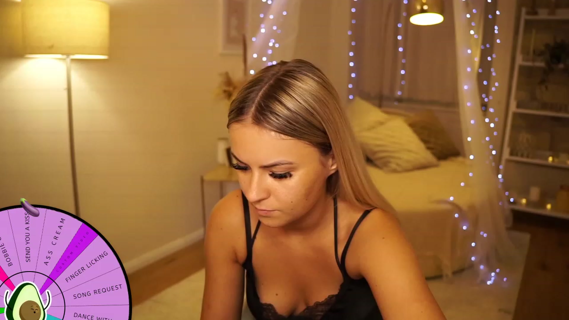 Gallery image thumbnail from Aurora_Sweet's myfreecams stream on, 08/25/2023, 19:15 image 7 of 20