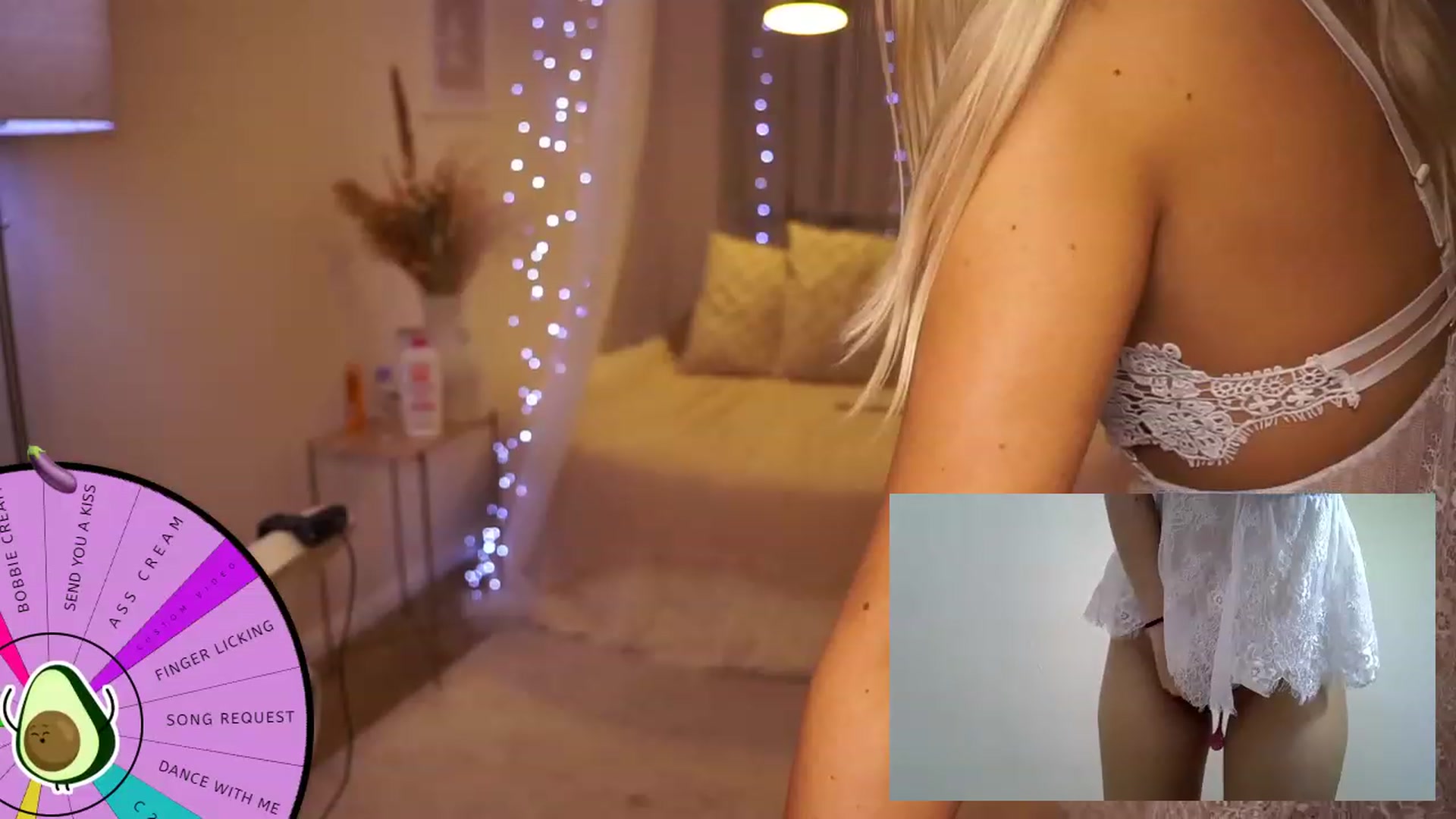 Gallery image thumbnail from Aurora_Sweet's myfreecams stream on, 09/04/2023, 22:04 image 19 of 20