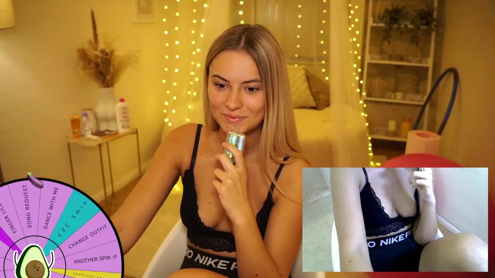 Gallery image thumbnail from Aurora_Sweet's myfreecams stream on, 09/16/2023, 11:18 image 10 of 20