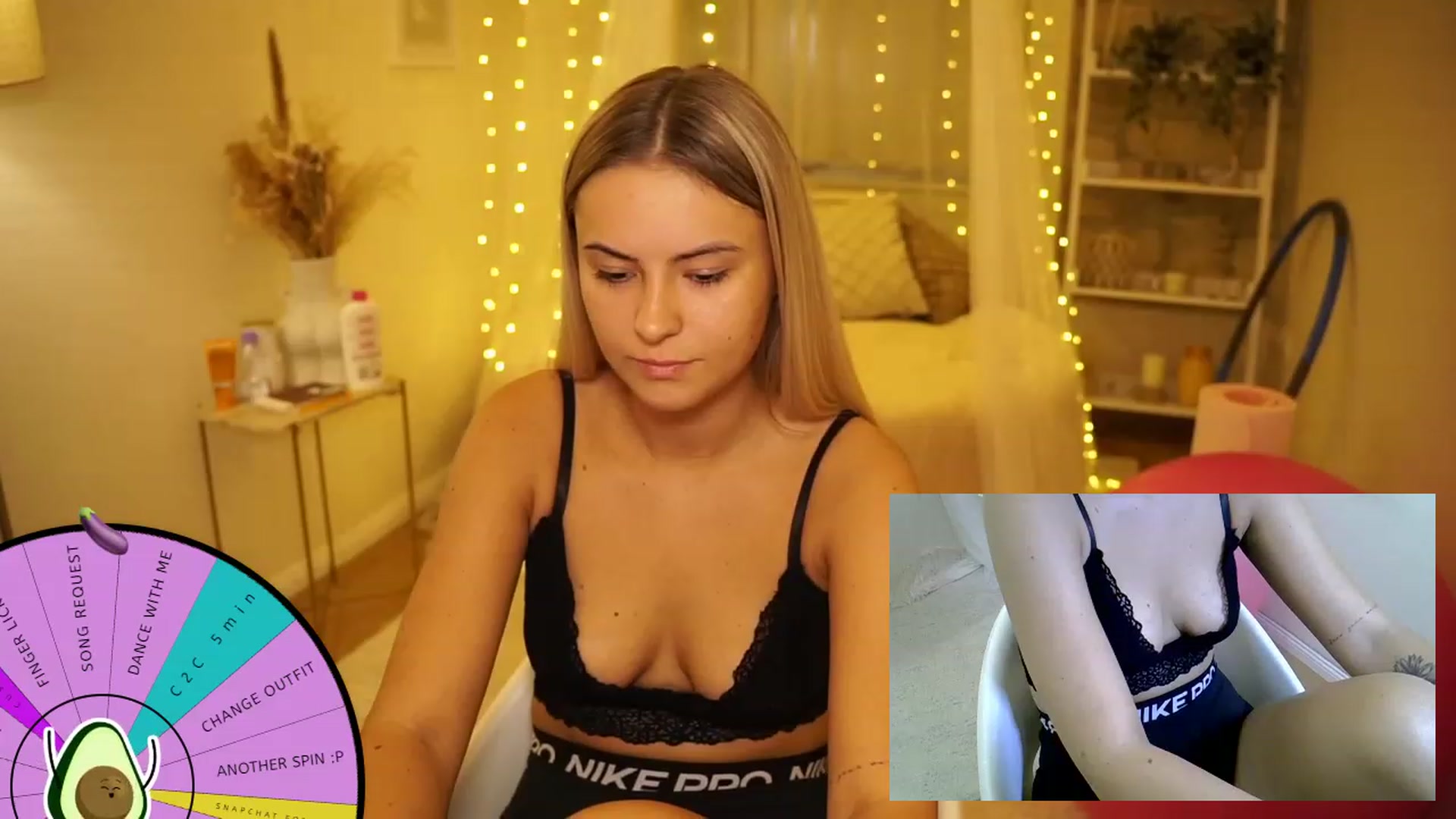 Gallery image thumbnail from Aurora_Sweet's myfreecams stream on, 09/16/2023, 11:18 image 13 of 20
