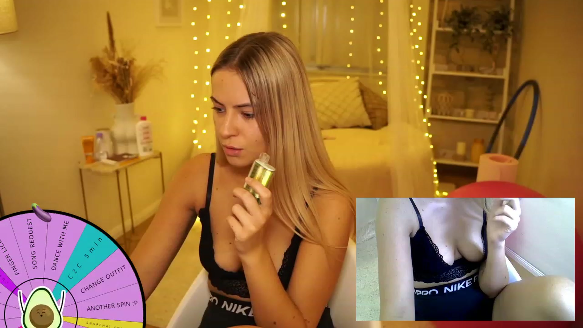 Gallery image thumbnail from Aurora_Sweet's myfreecams stream on, 09/16/2023, 11:18 image 14 of 20