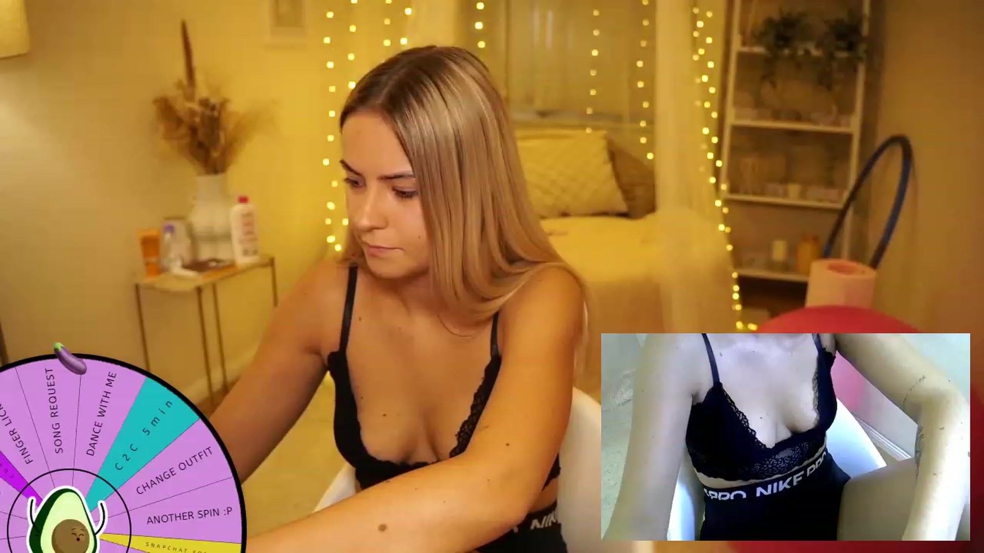 Gallery image thumbnail from Aurora_Sweet's myfreecams stream on, 09/16/2023, 11:18 image 12 of 20