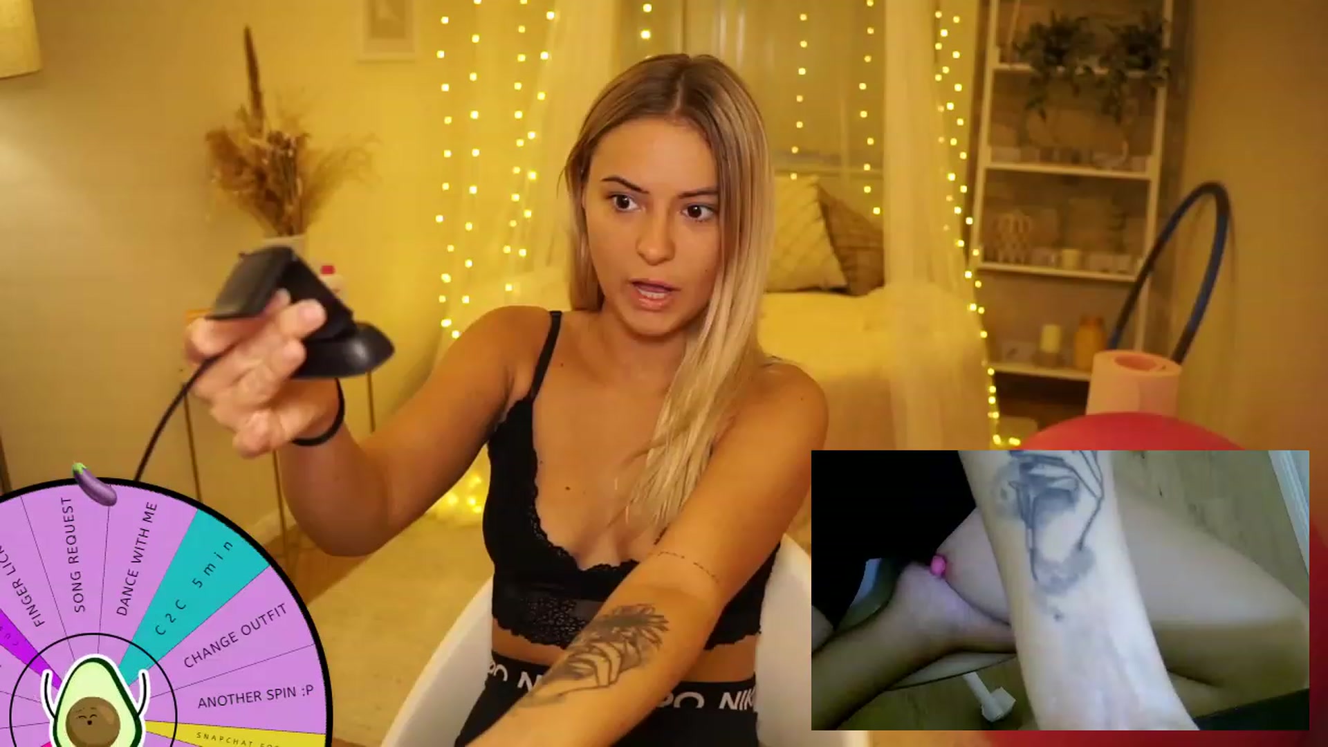 Gallery image thumbnail from Aurora_Sweet's myfreecams stream on, 09/16/2023, 11:18 image 19 of 20