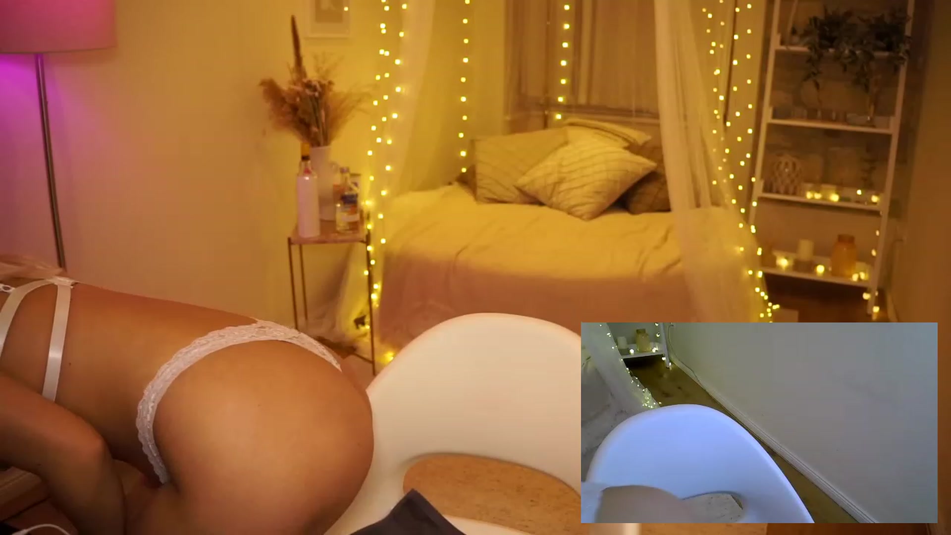 Gallery image thumbnail from Aurora_Sweet's myfreecams stream on, 09/26/2023, 24:26 image 15 of 20