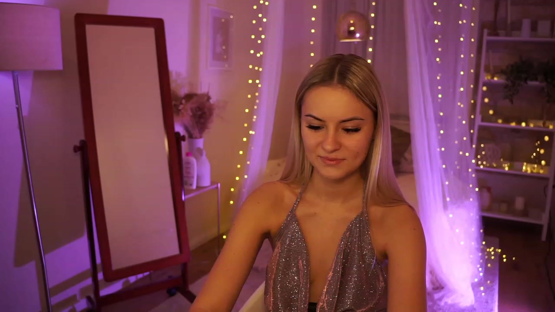 Gallery image thumbnail from Aurora_Sweet's myfreecams stream on, 12/16/2023, 18:42 image 1 of 20