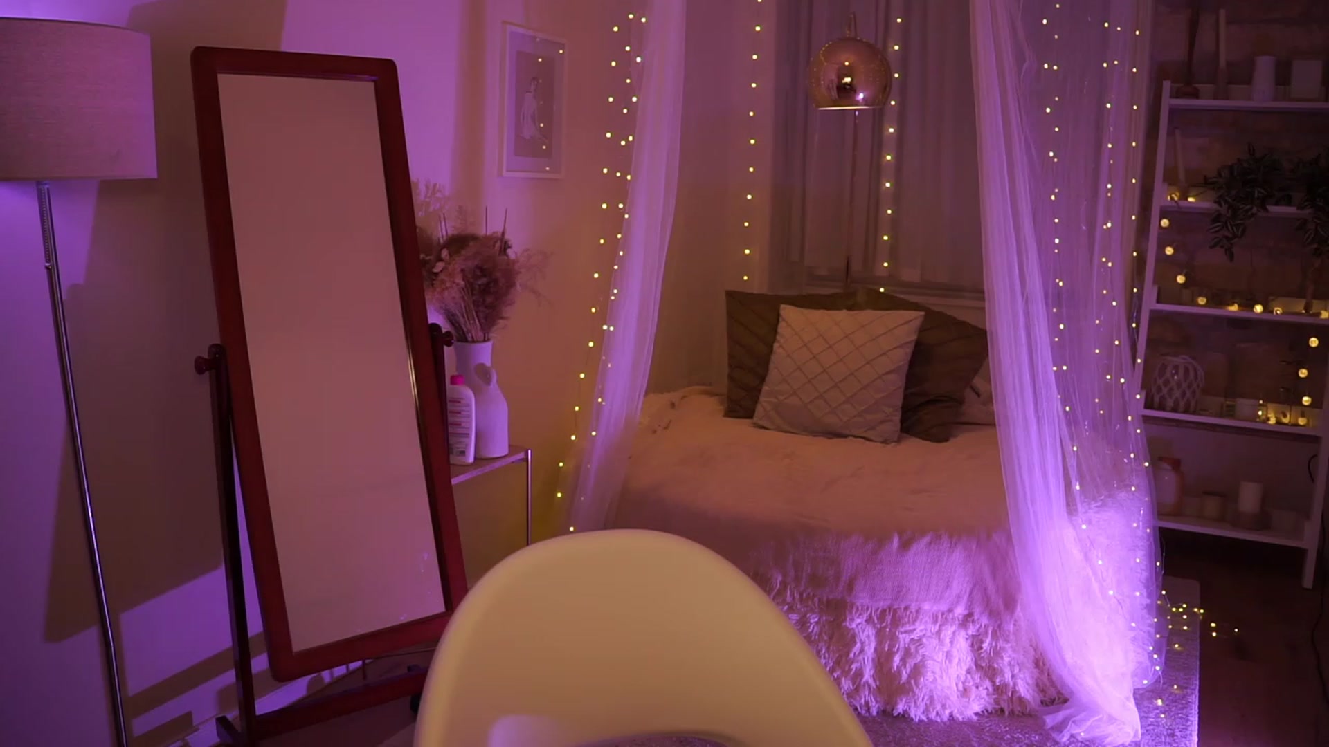 Gallery image thumbnail from Aurora_Sweet's myfreecams stream on, 12/16/2023, 18:42 image 11 of 20