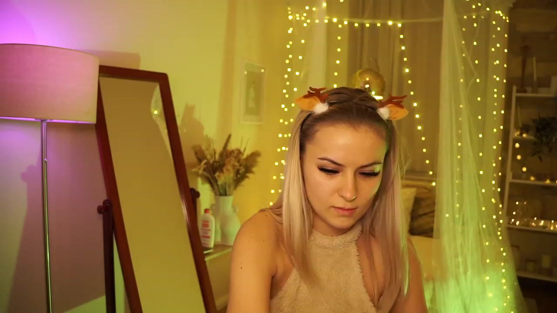 Gallery image thumbnail from Aurora_Sweet's myfreecams stream on, 01/13/2024, 16:07 image 17 of 20