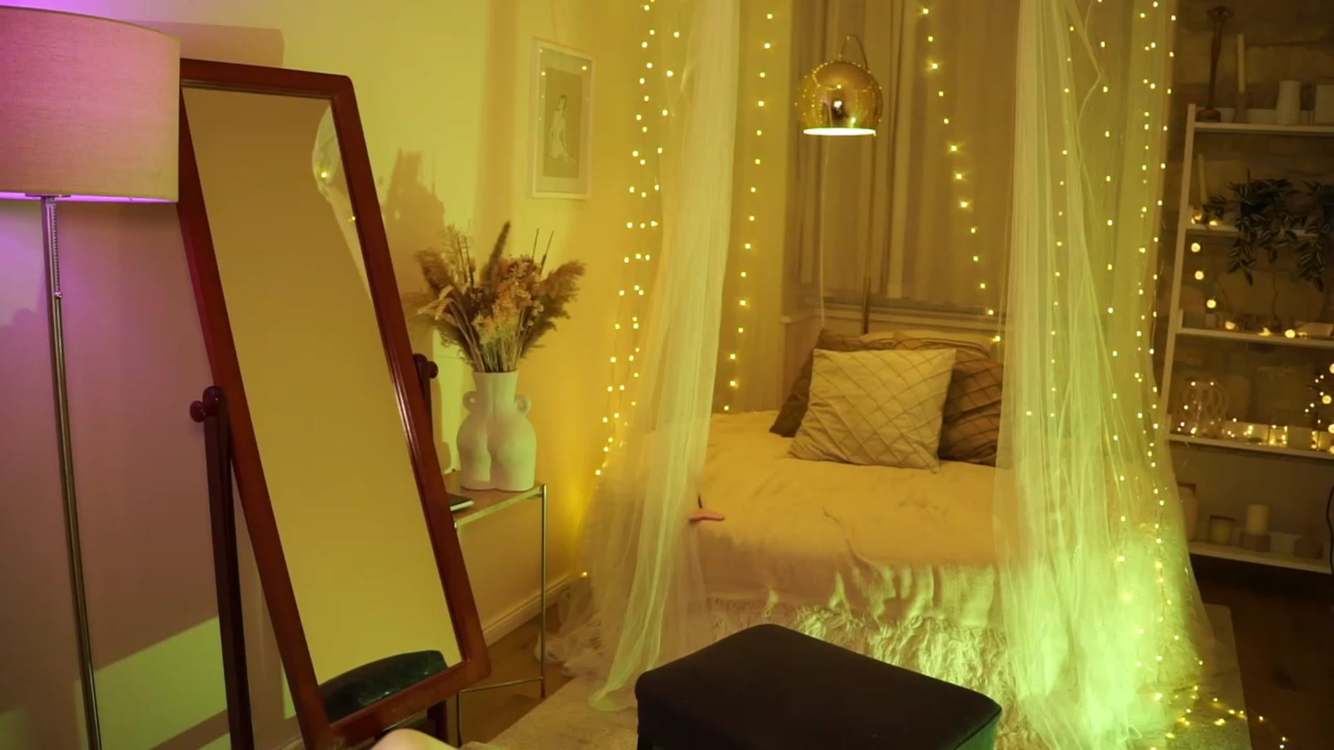 Gallery image thumbnail from Aurora_Sweet's myfreecams stream on, 01/13/2024, 16:07 image 14 of 20