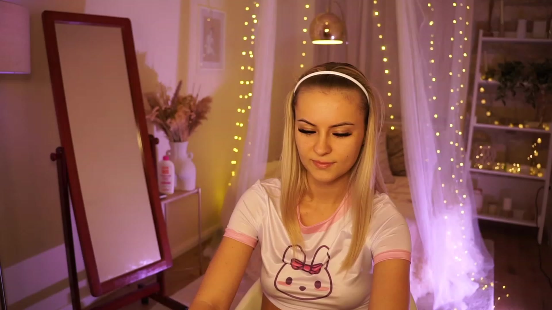 Gallery image thumbnail from Aurora_Sweet's myfreecams stream on, 01/14/2024, 16:38 image 20 of 20