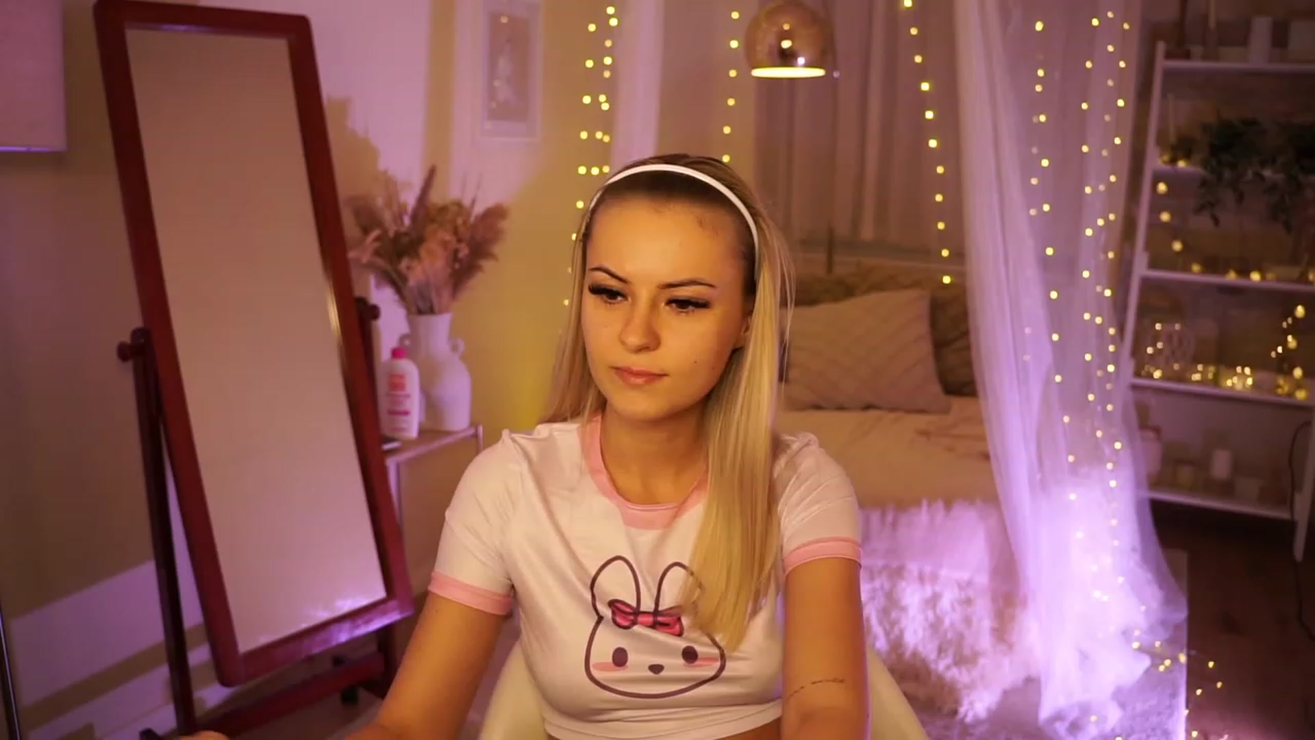 Gallery image thumbnail from Aurora_Sweet's myfreecams stream on, 01/14/2024, 16:38 image 9 of 20