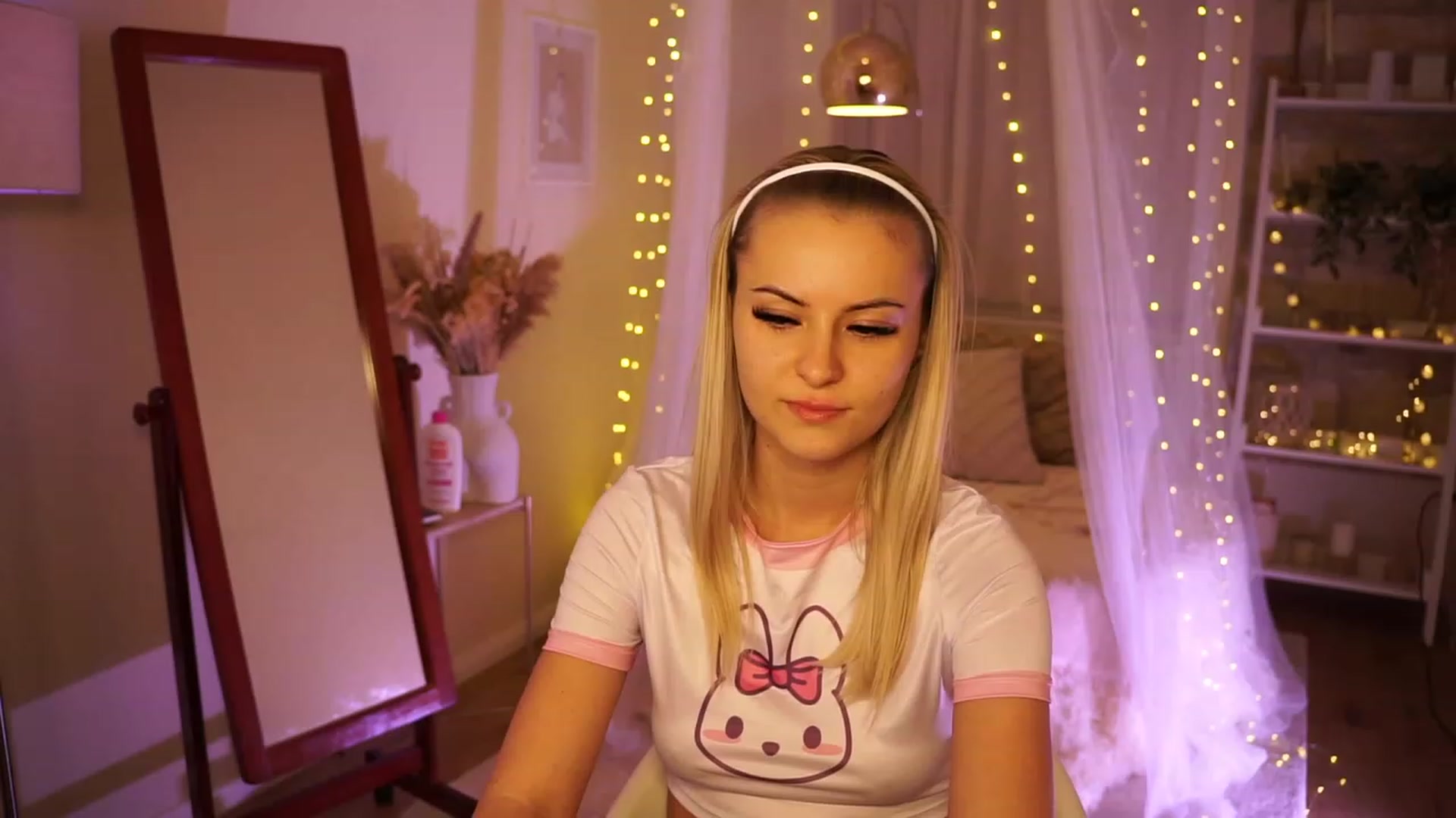 Gallery image thumbnail from Aurora_Sweet's myfreecams stream on, 01/14/2024, 16:38 image 12 of 20