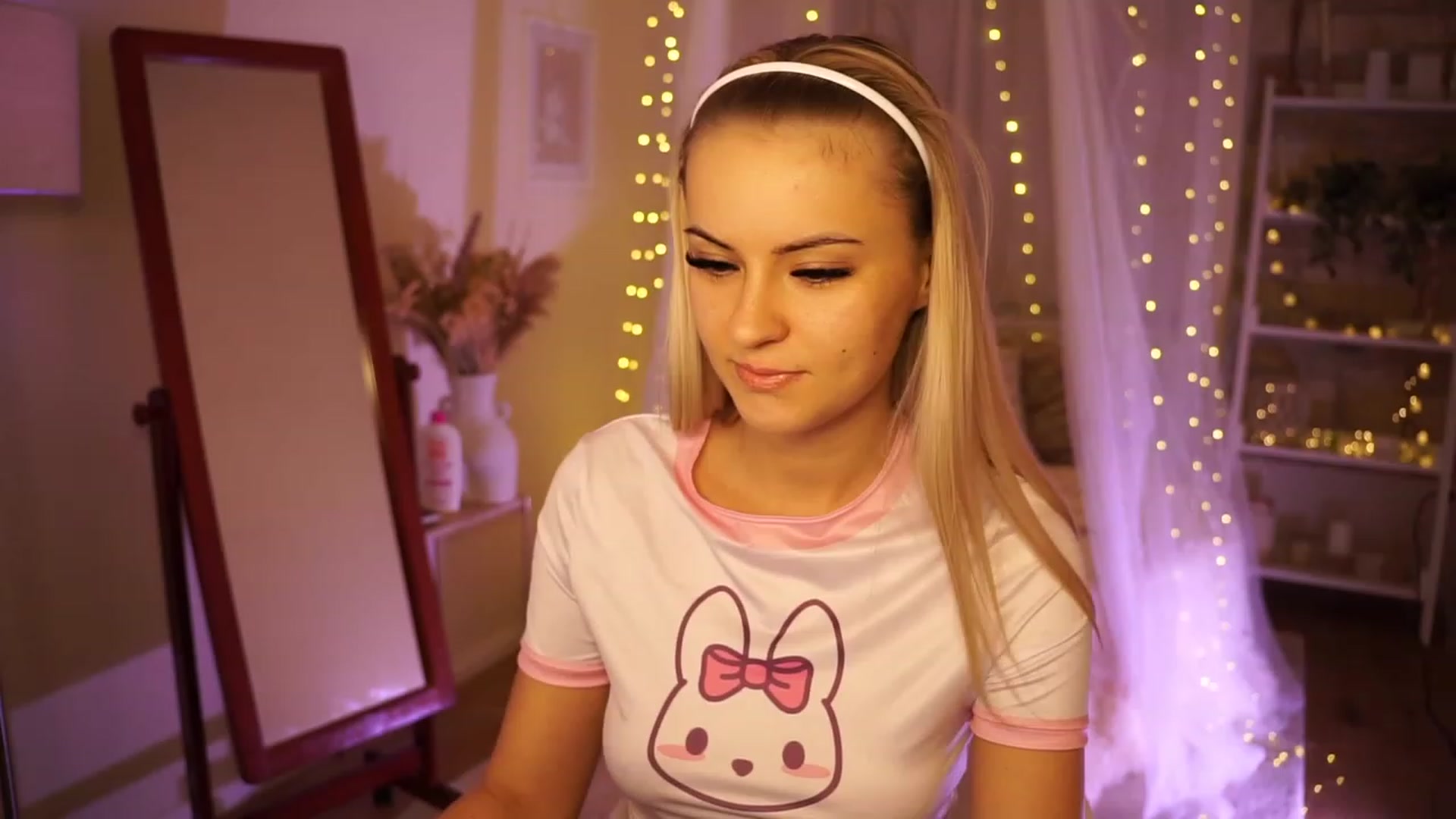 Gallery image thumbnail from Aurora_Sweet's myfreecams stream on, 01/14/2024, 16:38 image 19 of 20