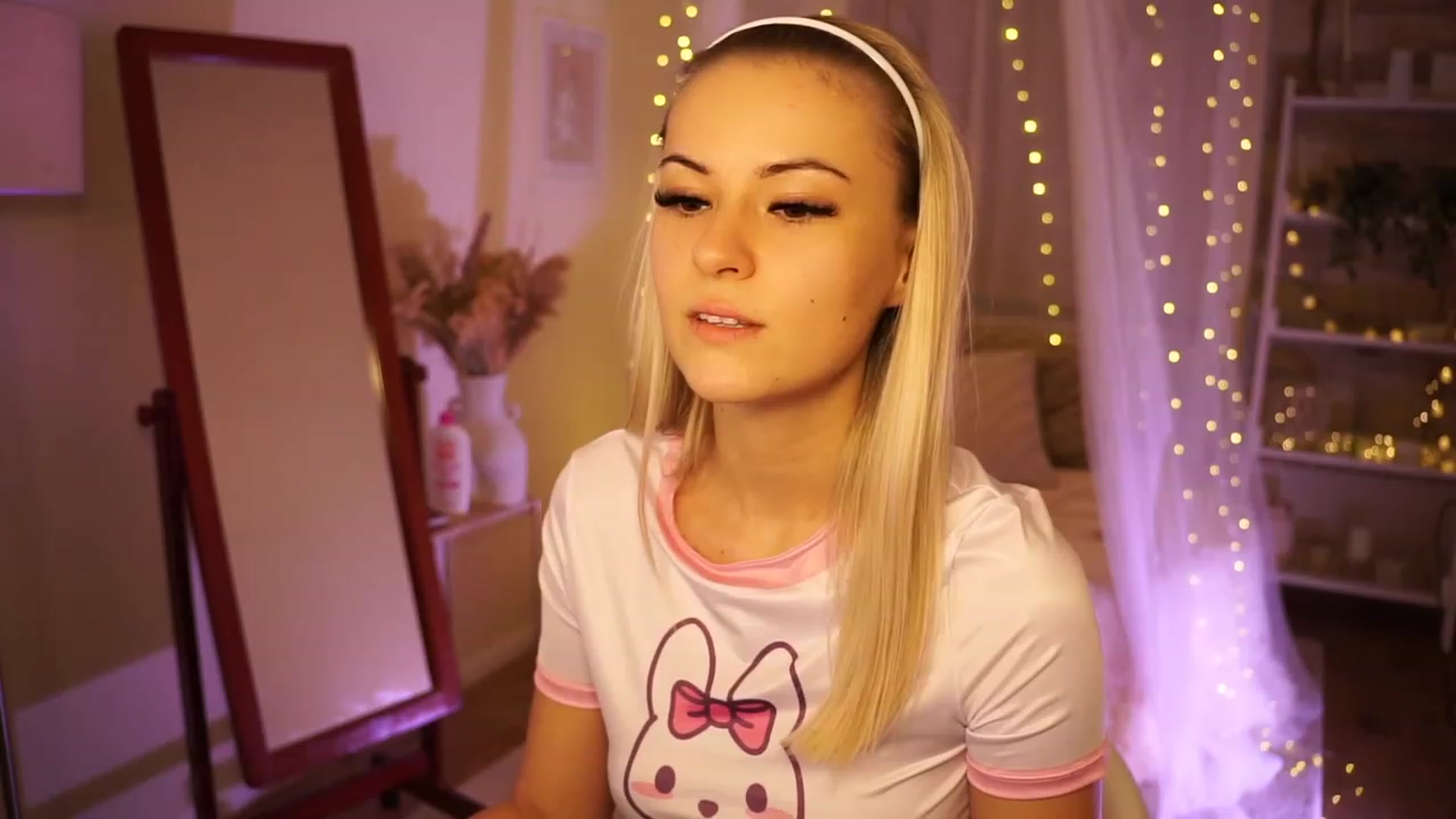 Gallery image thumbnail from Aurora_Sweet's myfreecams stream on, 01/14/2024, 16:38 image 1 of 20