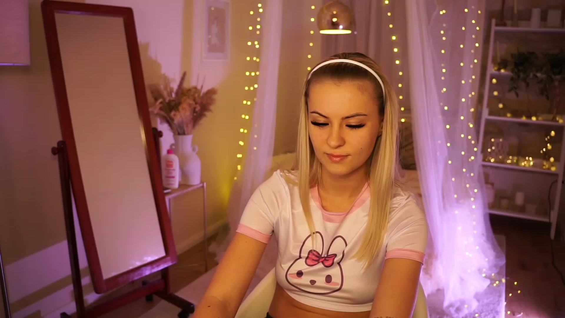 Gallery image thumbnail from Aurora_Sweet's myfreecams stream on, 01/14/2024, 17:51 image 20 of 20