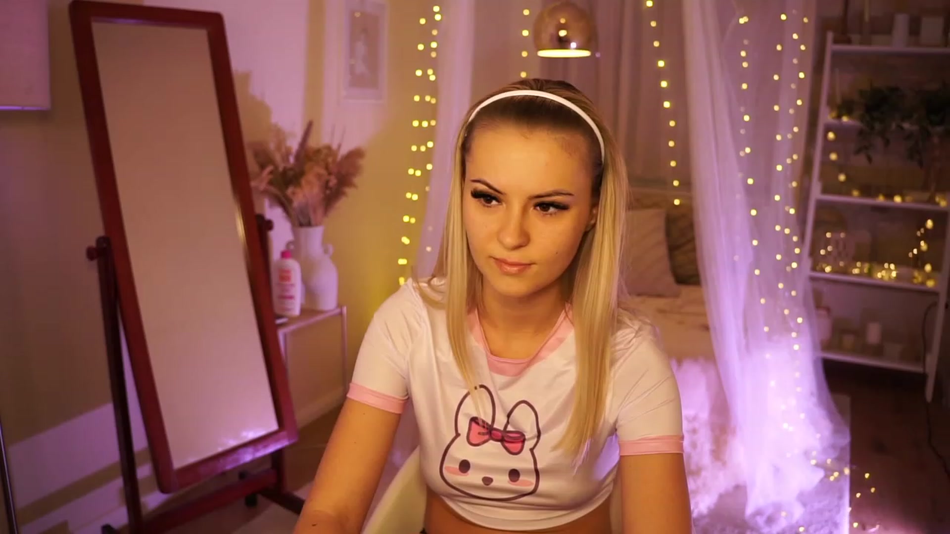 Gallery image thumbnail from Aurora_Sweet's myfreecams stream on, 01/14/2024, 17:51 image 18 of 20