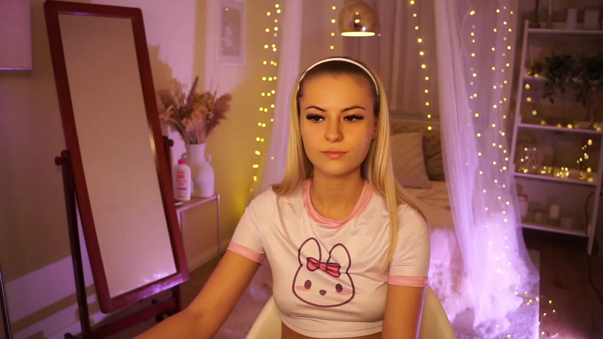 Gallery image thumbnail from Aurora_Sweet's myfreecams stream on, 01/14/2024, 17:51 image 3 of 20