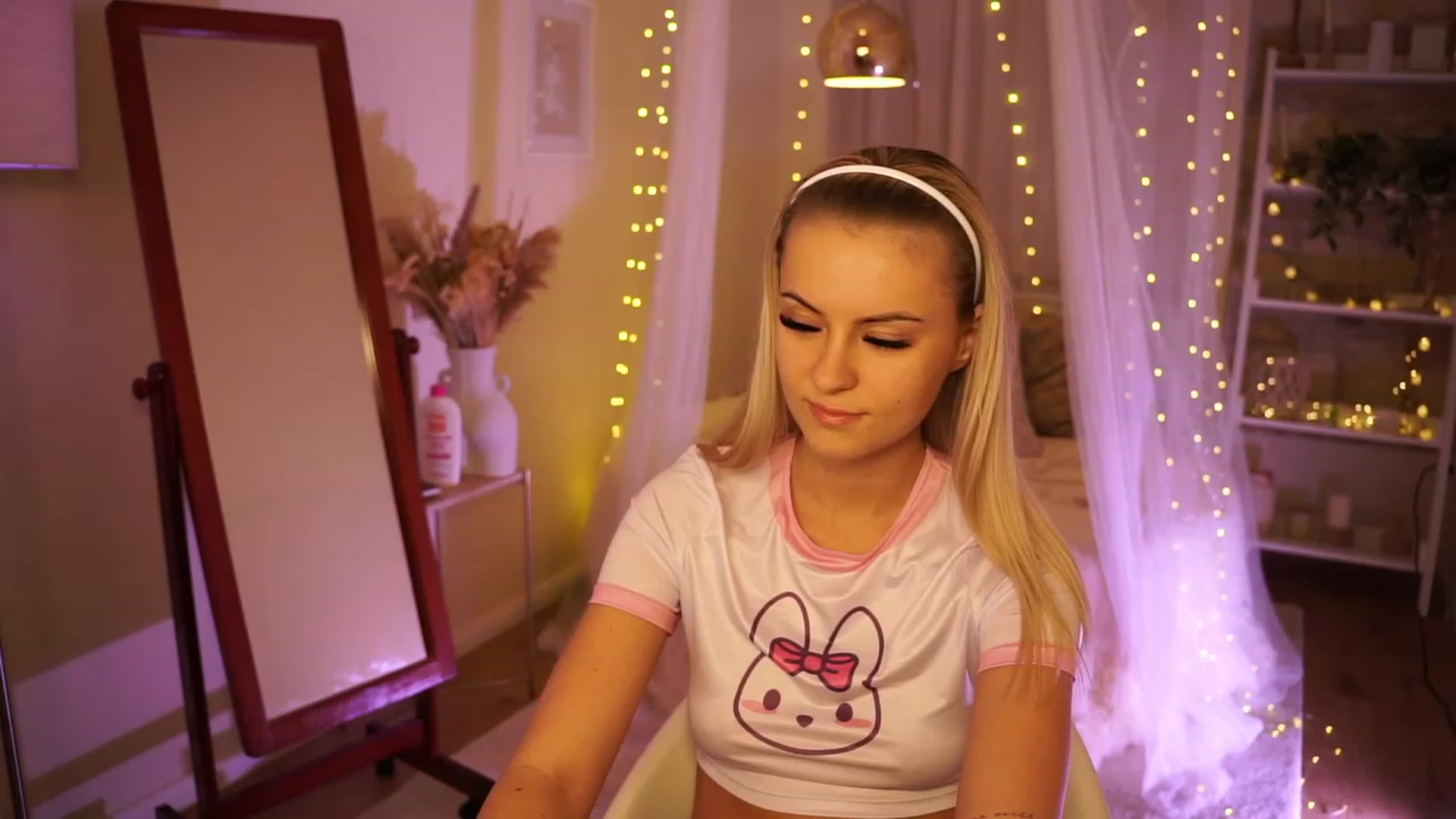 Gallery image thumbnail from Aurora_Sweet's myfreecams stream on, 01/14/2024, 17:51 image 4 of 20