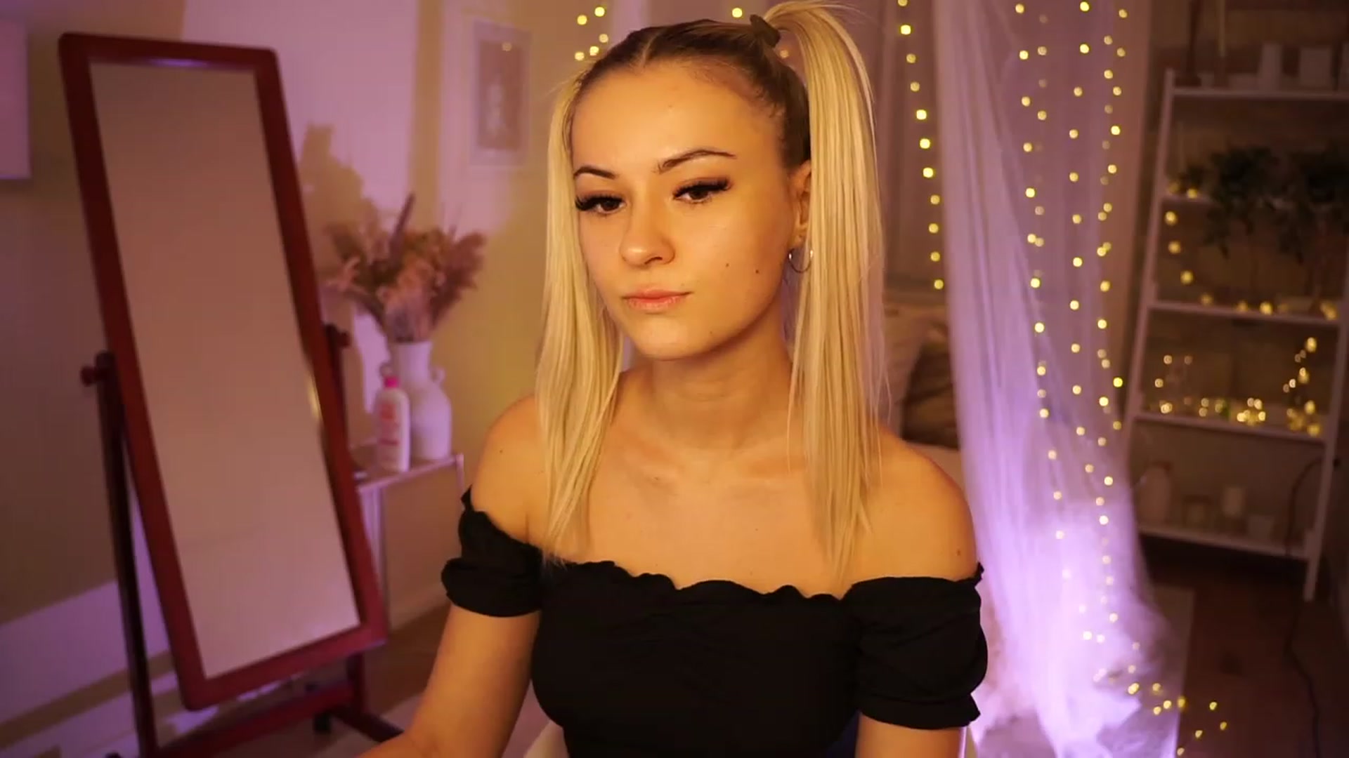 Gallery image thumbnail from Aurora_Sweet's myfreecams stream on, 01/15/2024, 19:06 image 3 of 20