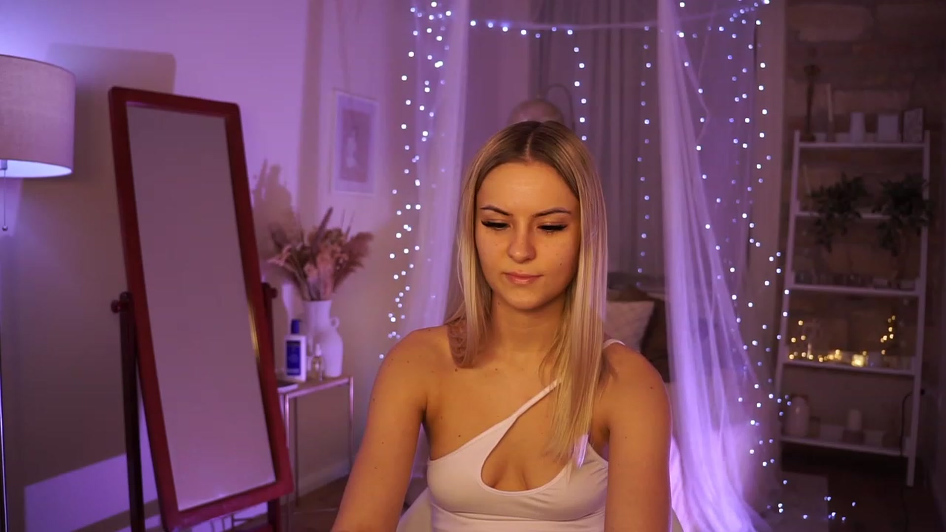 Gallery image thumbnail from Aurora_Sweet's myfreecams stream on, 02/05/2024, 18:22 image 14 of 20