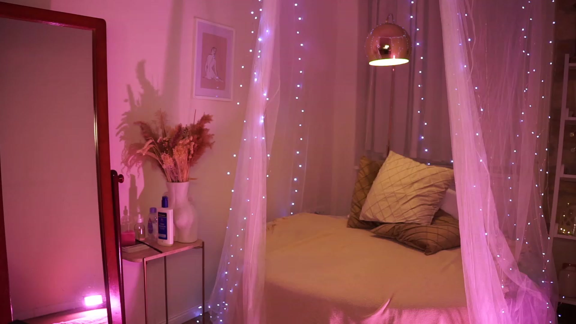 Gallery image thumbnail from Aurora_Sweet's myfreecams stream on, 02/19/2024, 21:17 image 12 of 20