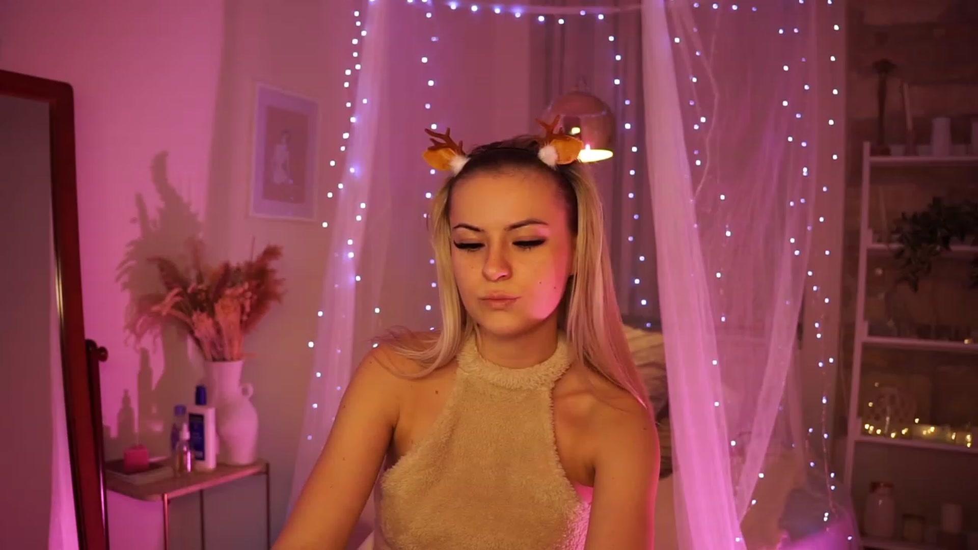 Gallery image thumbnail from Aurora_Sweet's myfreecams stream on, 02/19/2024, 21:17 image 20 of 20