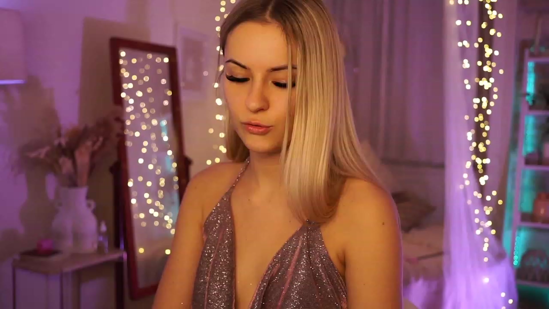 Gallery image thumbnail from Aurora_Sweet's myfreecams stream on, 02/26/2024, 20:31 image 14 of 20